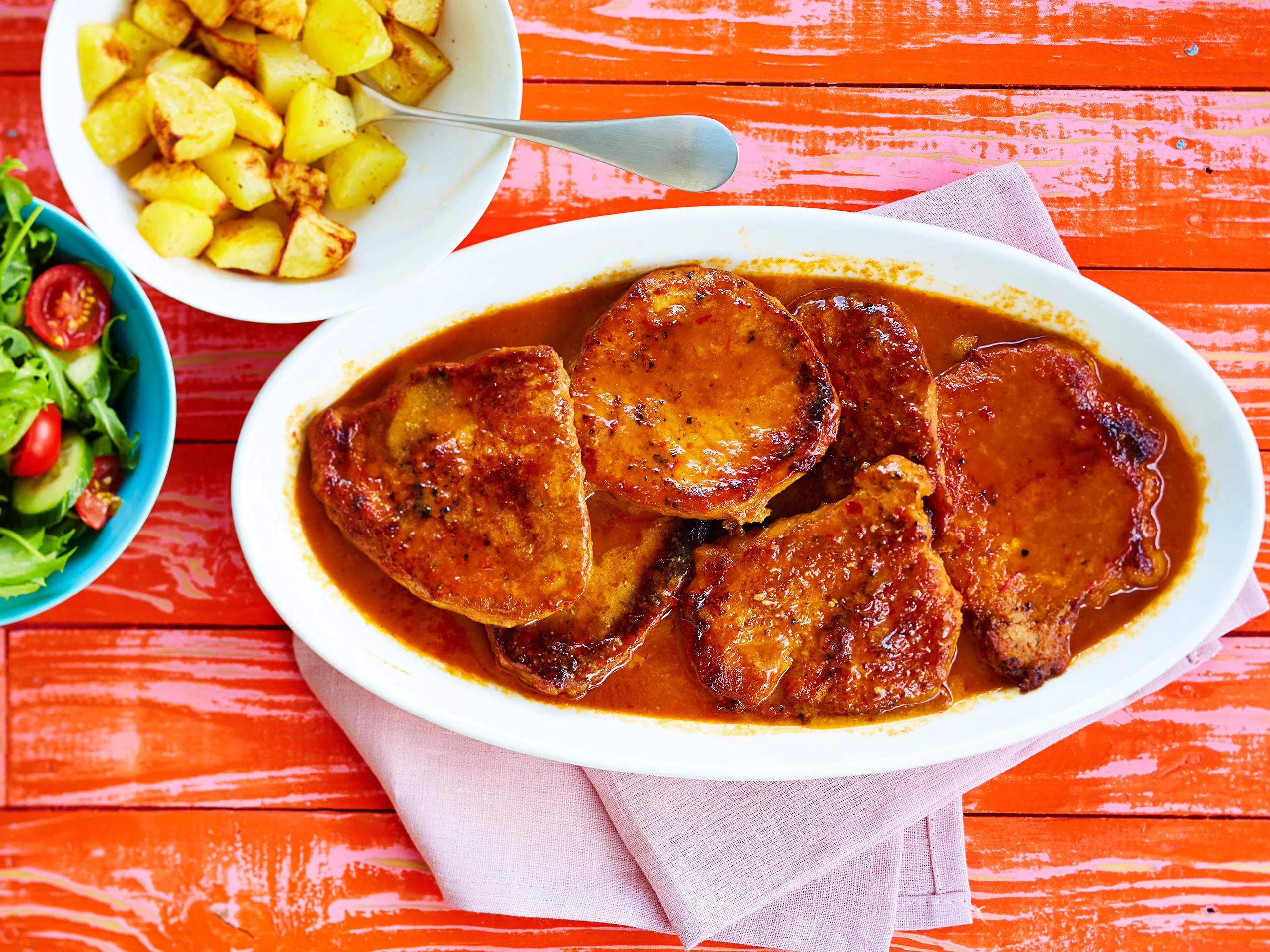 Oluessa haudutetut porsaanleikkeet