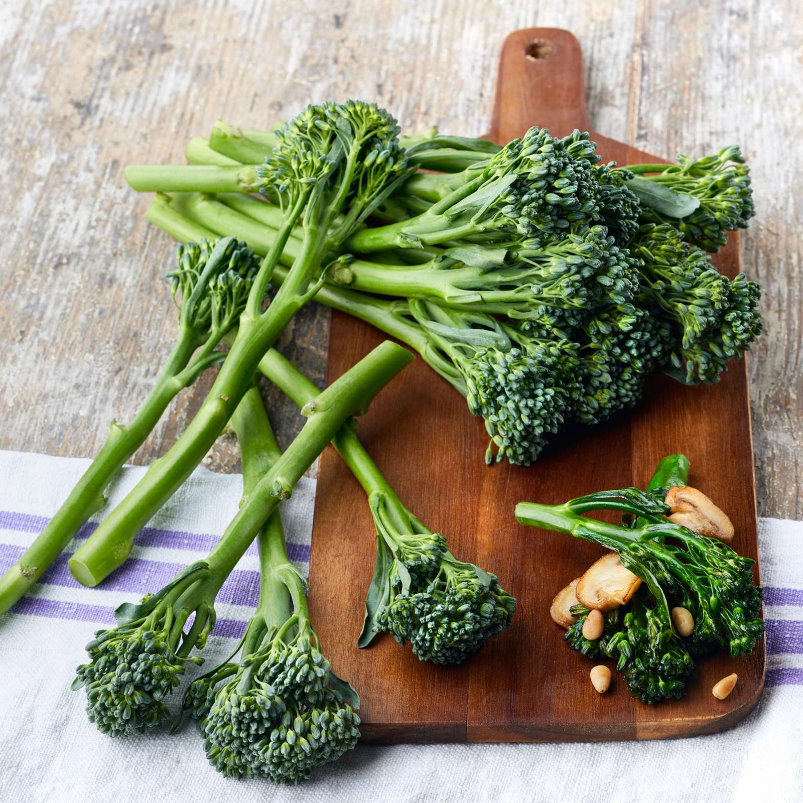 Broccolini on helppo terveysherkku – 5 tapaa käyttää kevään hittikasvista