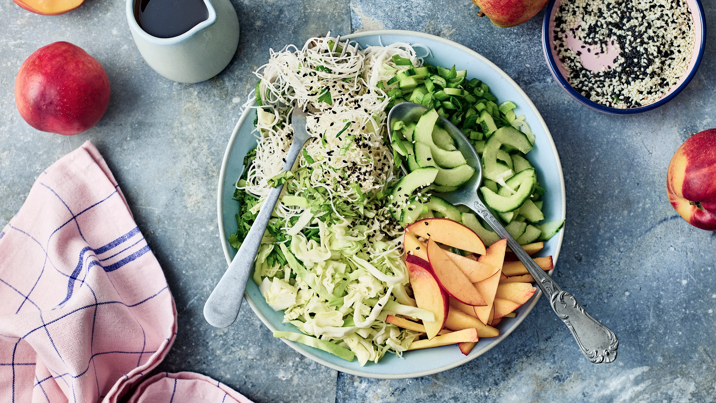 Aasialainen varhaiskaalisalaatti