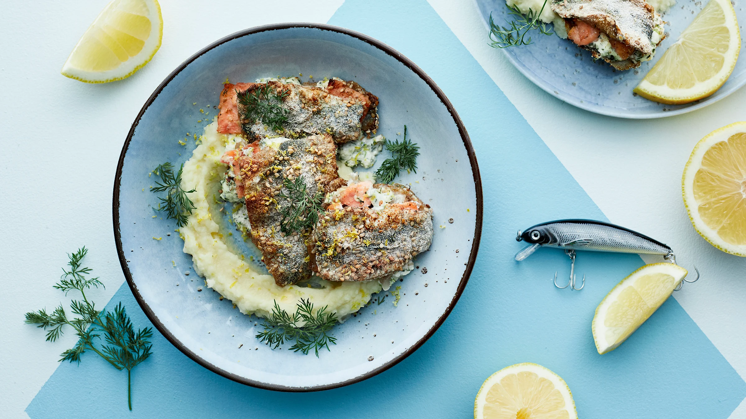 Kylmäsavulohella täytetyt silakkapihvit