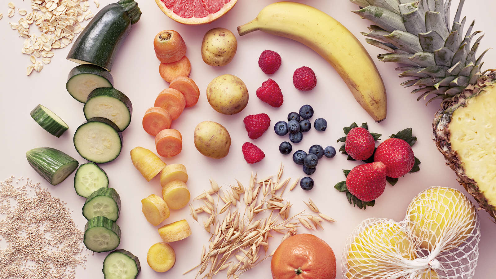 Fodmap-ruokavalioon sopivia aineksia: kurkkua, perunaa, mansikoita, banaania, ananasta, kesäkurpitsaa, kauraa.