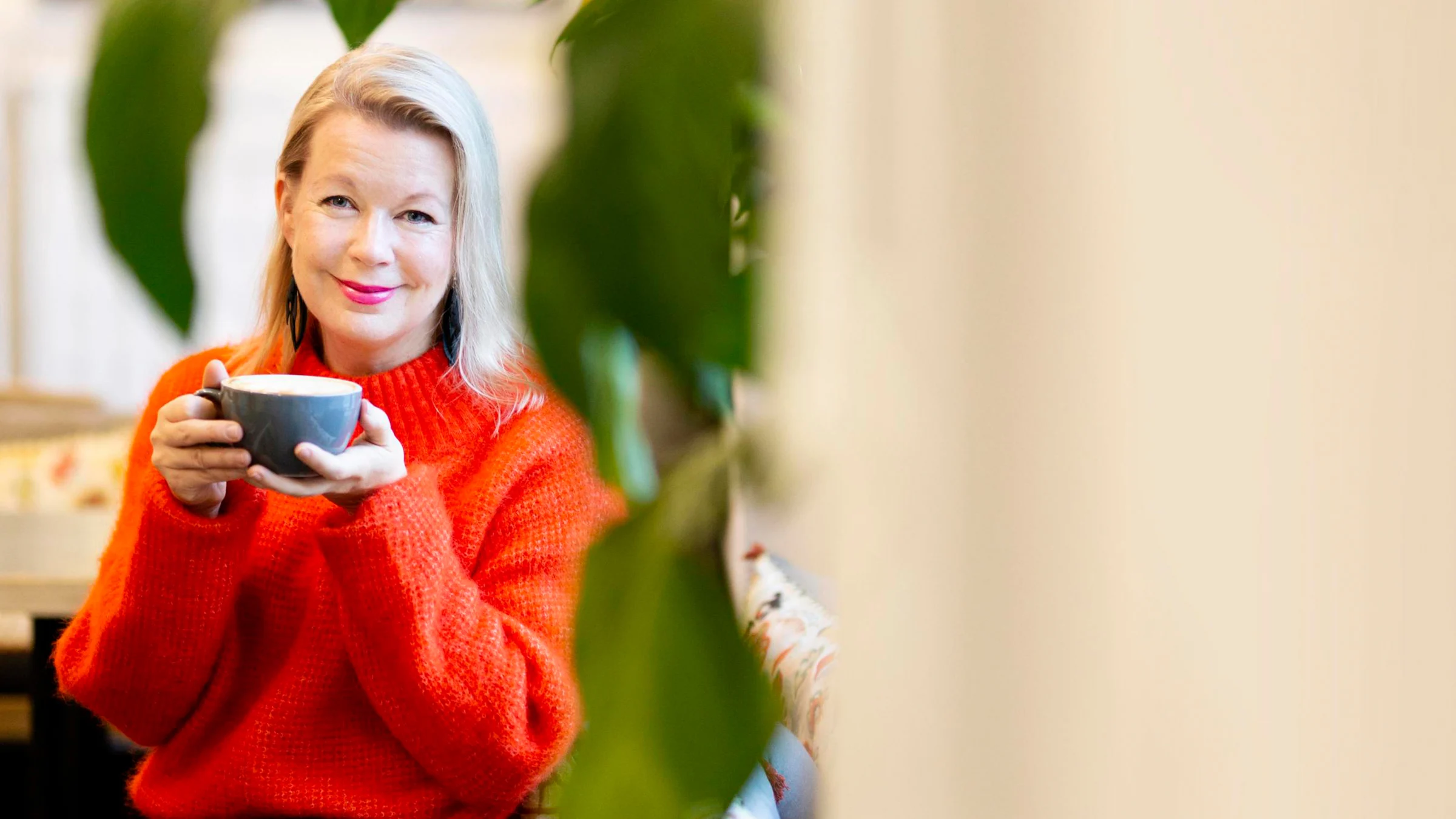Kirjailija Elina Hirvonen