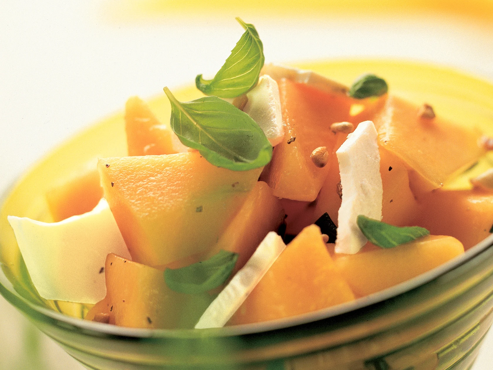 Fetajuusto-melonisalaatti