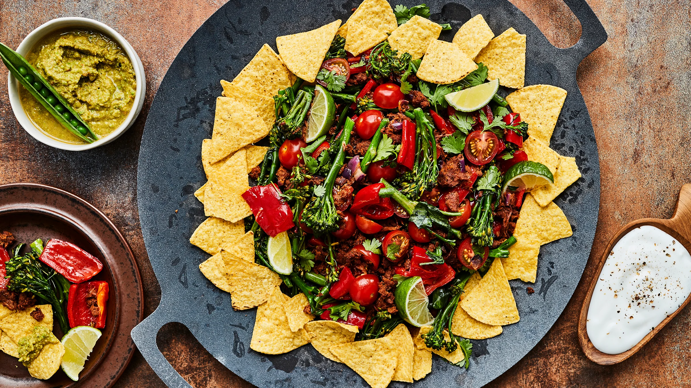 Pannunachot ja herneguacamole