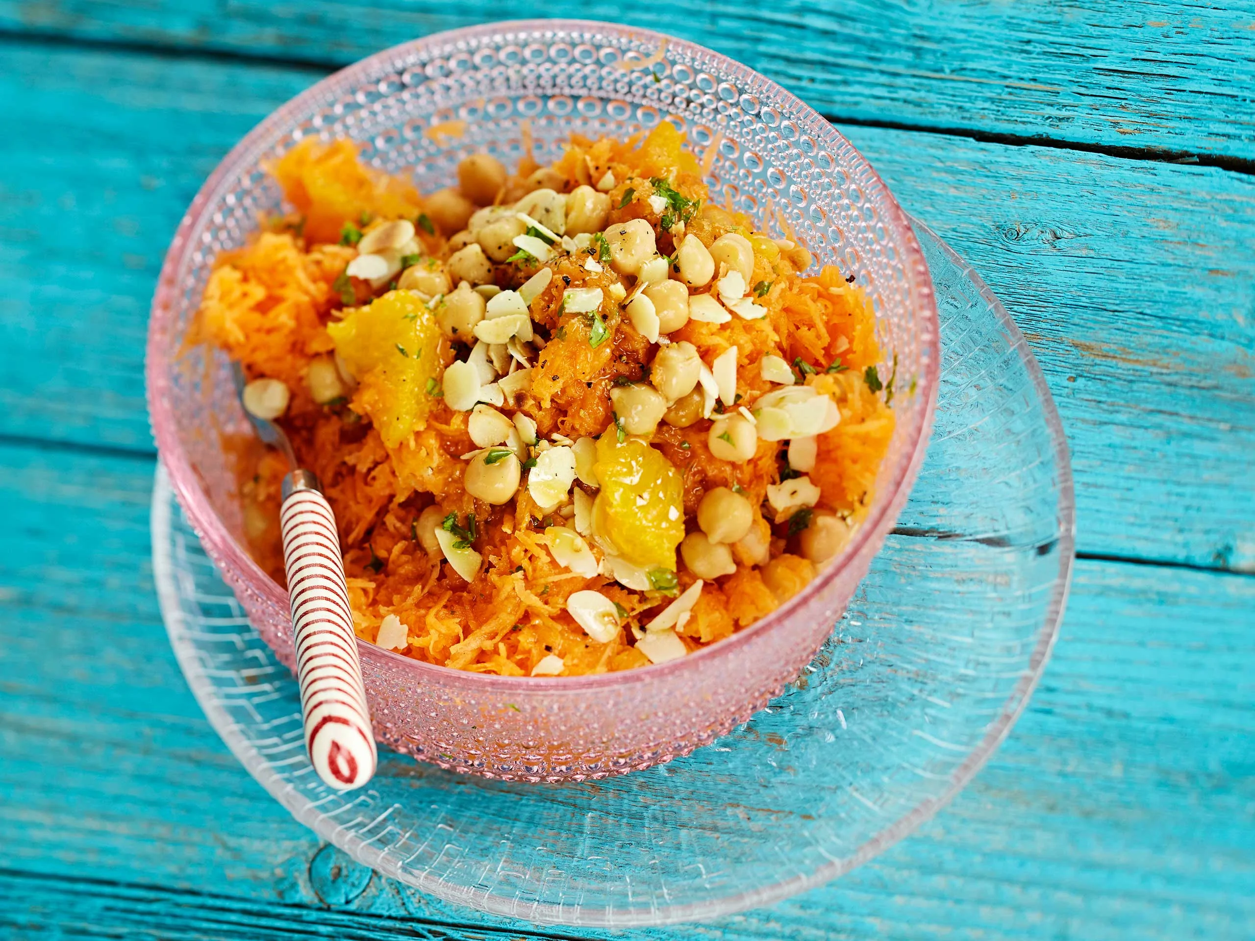 Appelsiini-porkkanasalaatti