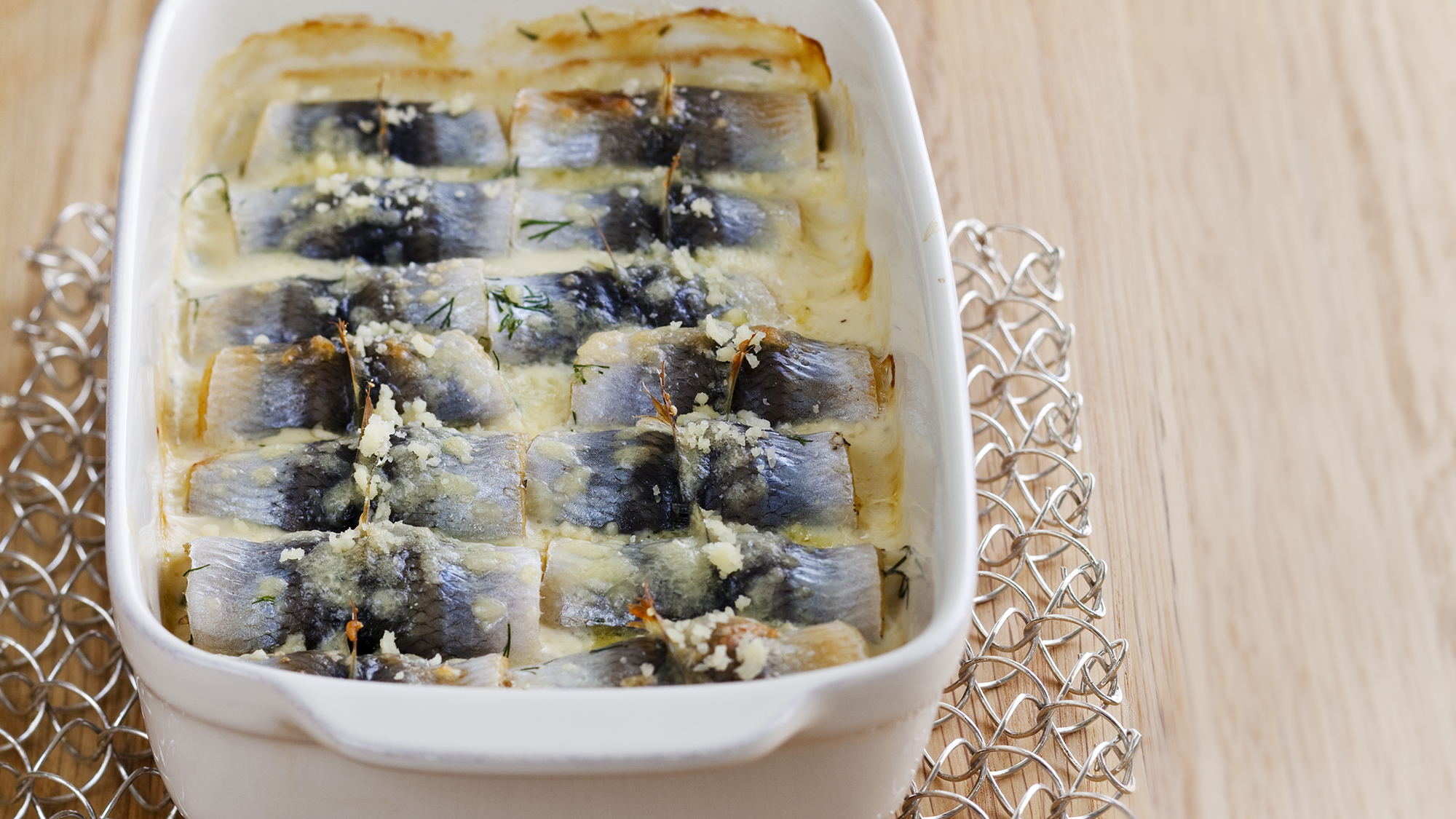 Juustoinen silakkavuoka