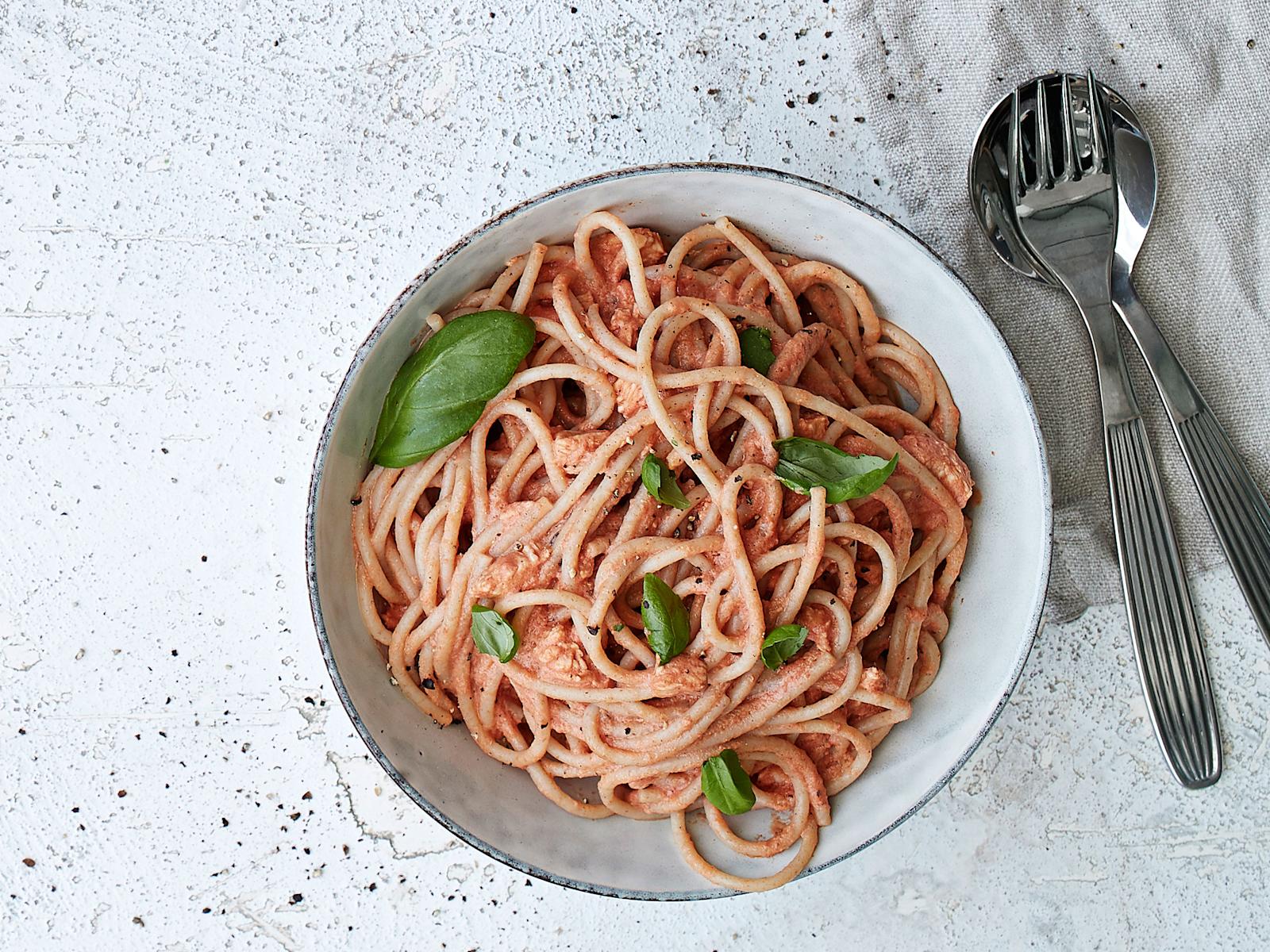 Tomaatti kanapasta