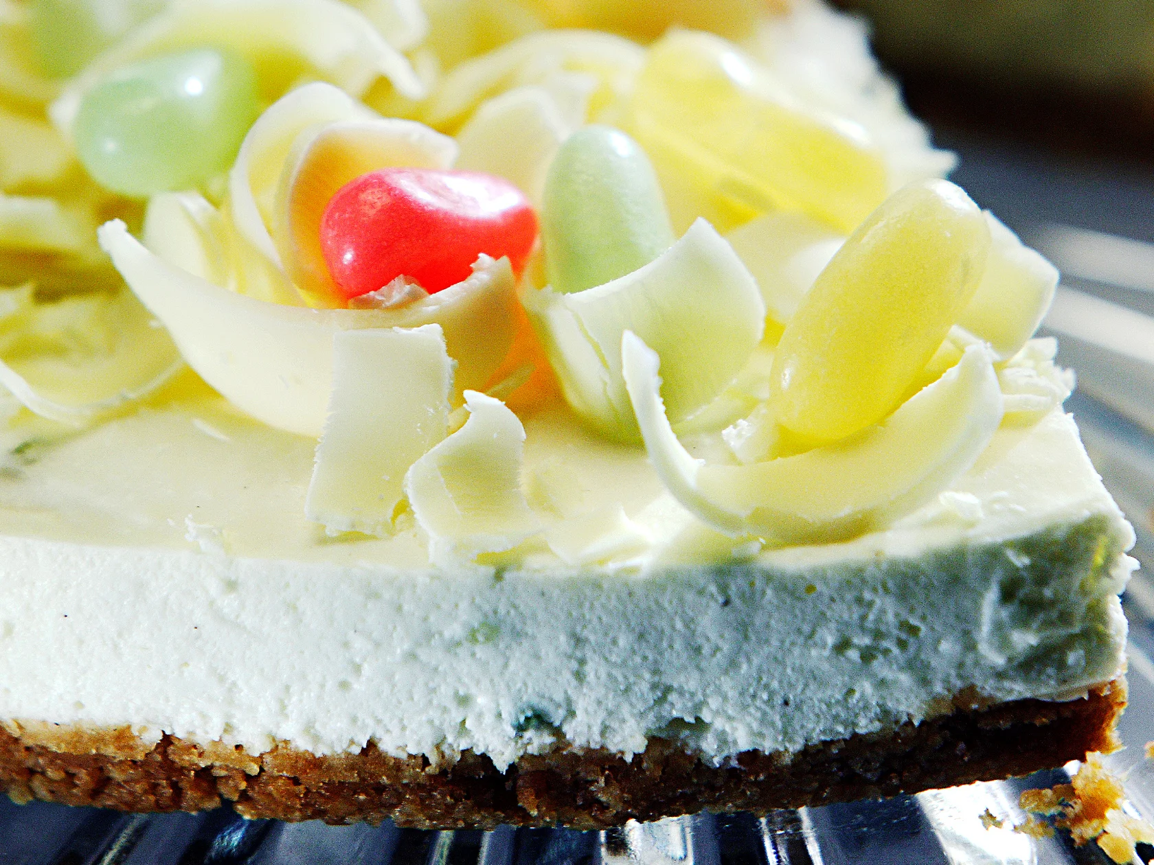 Valkosuklaa-limerahkatorttu