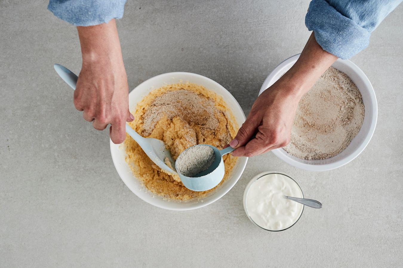 Gluteeniton omenapiirakka vaihe 2