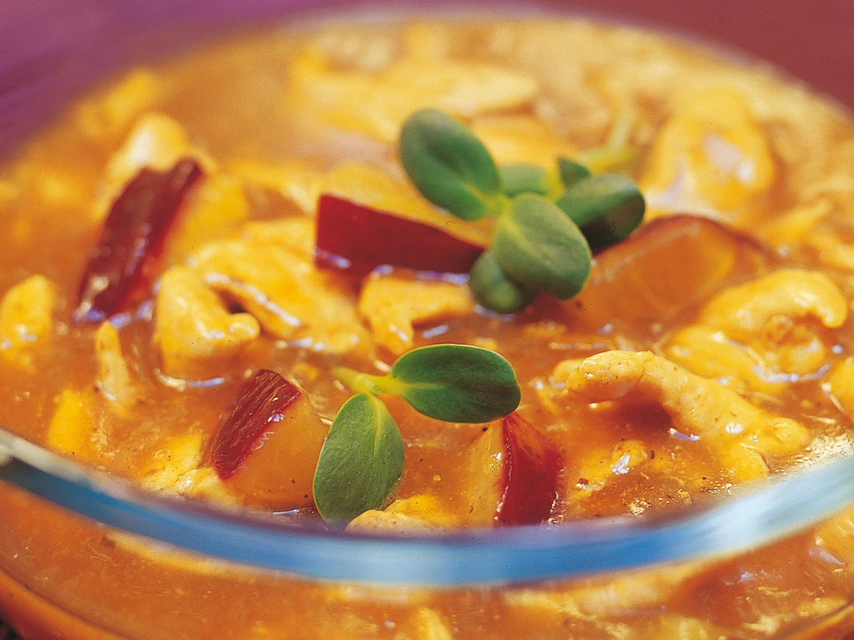 Hedelmä-broilerikastike