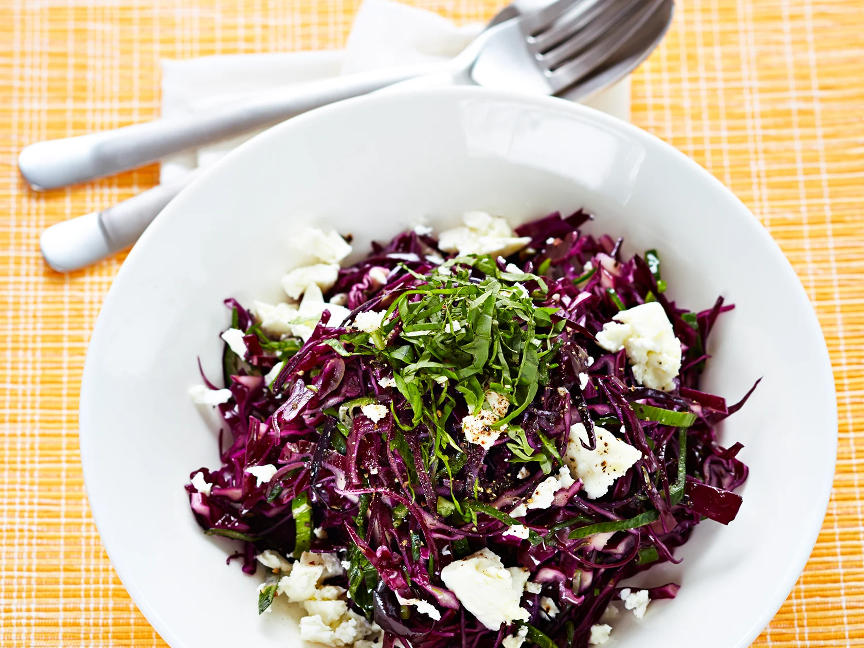 Punakaali-fetasalaatti