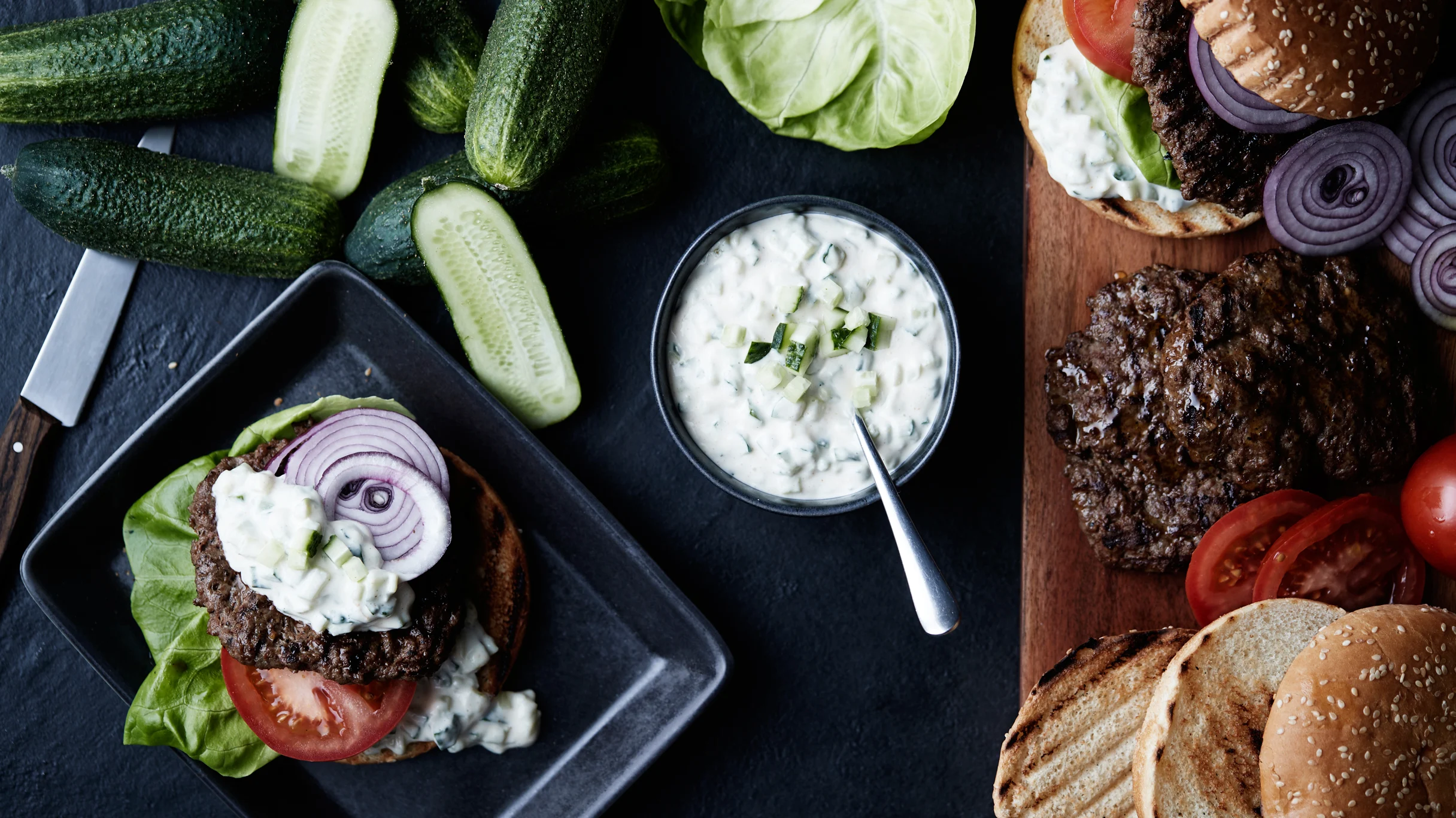 Helpot hampurilaispihvit ja kurkkumajoneesi