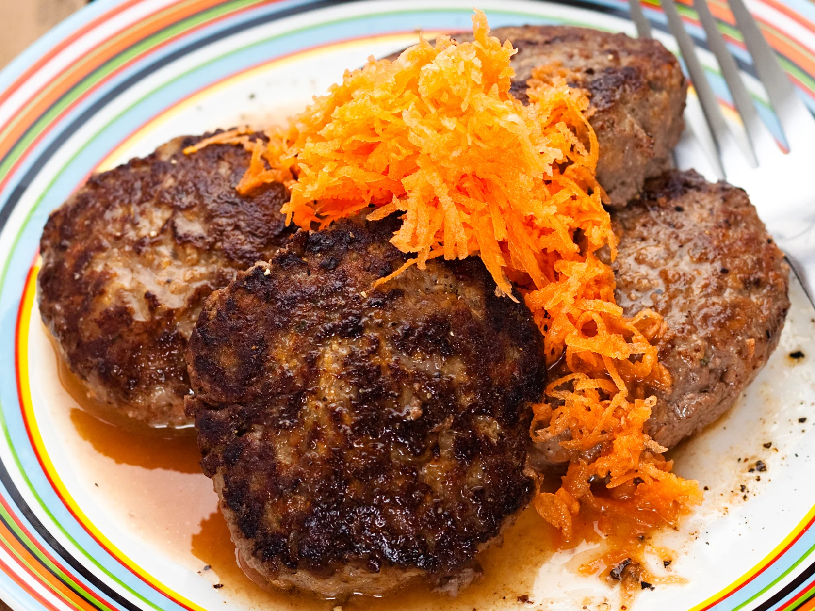 Jauheliha-porkkanapihvit