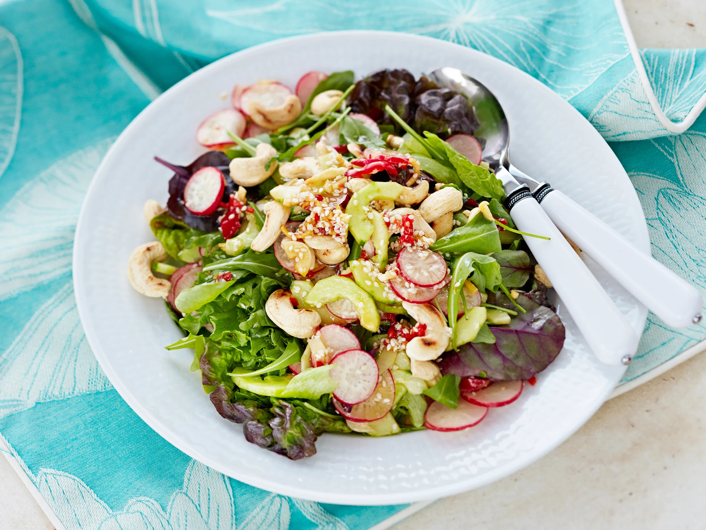 Vihersalaatti ja aasialainen vinegretti