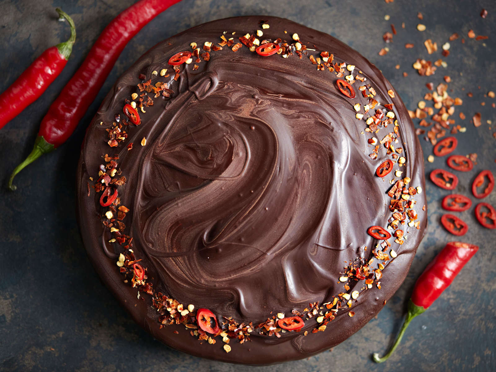 Chili-suklaakakku | Leivonnaiset | Yhteishyvä