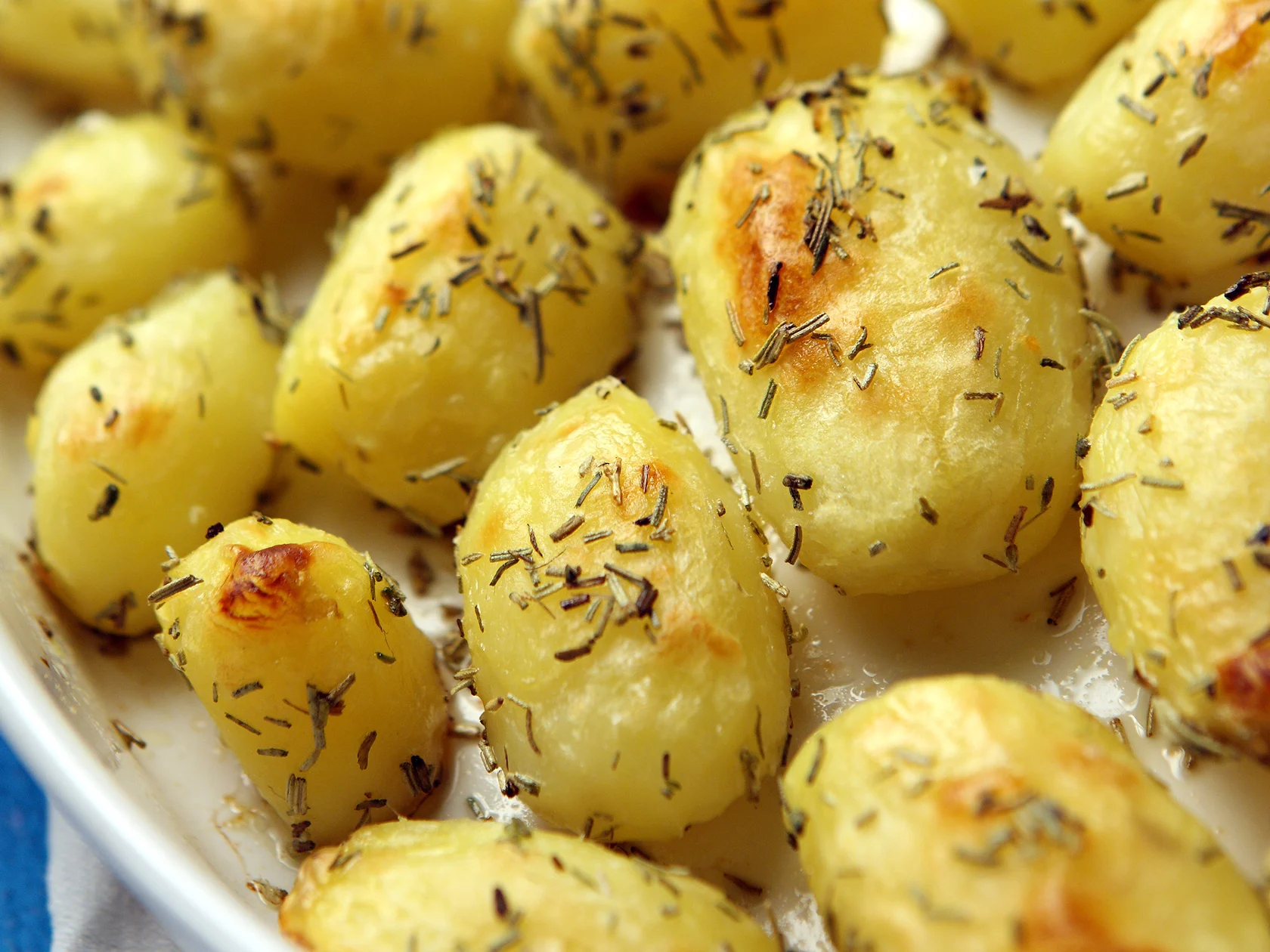 Kermaiset rosmariiniperunat