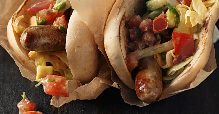 Harissamakkarahodarit ja avokadosalsaa