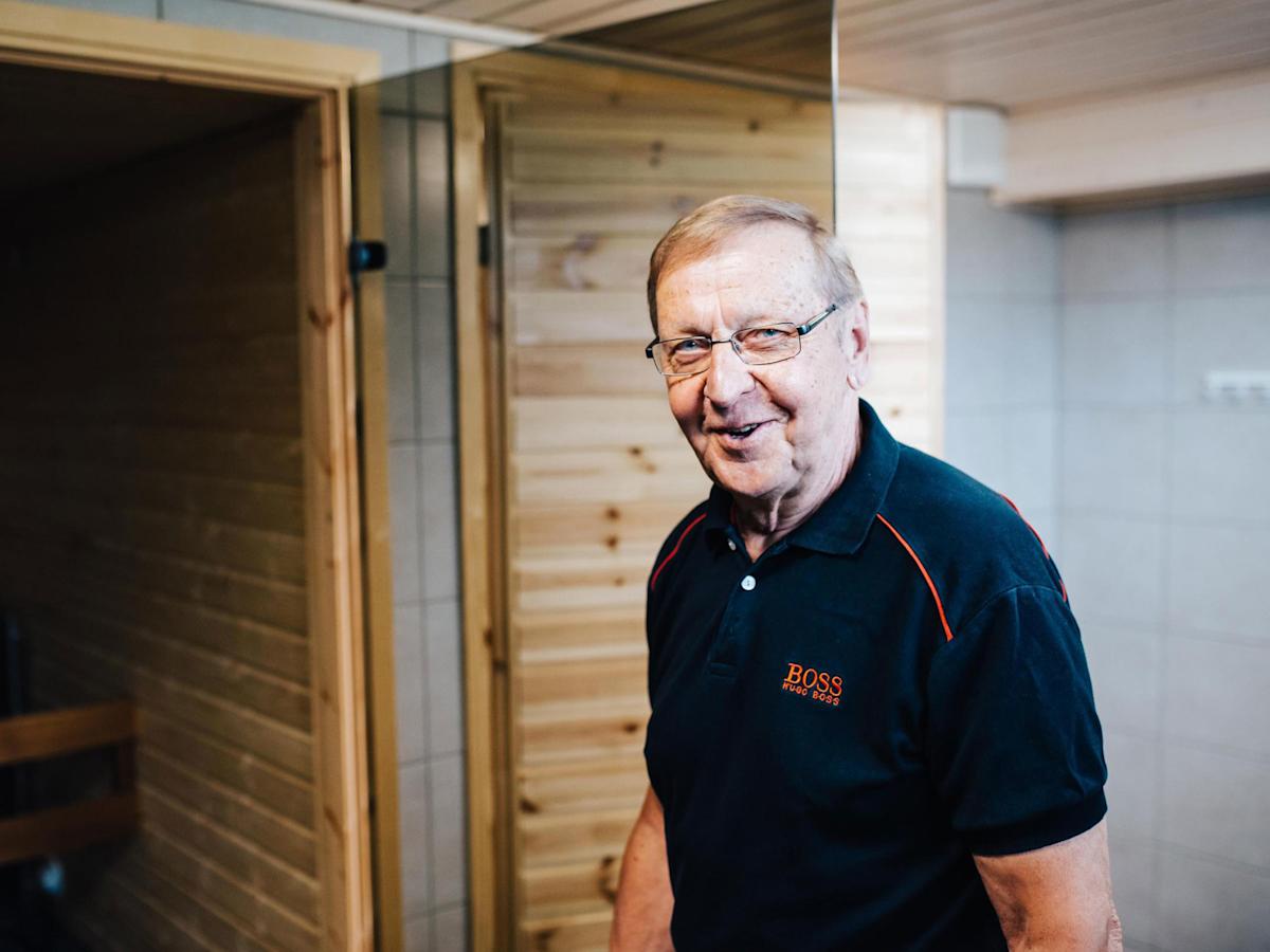 Pertti Launonen huolehtii omaisuudestaan muun muassa taloyhtiön hallituksen puheenjohtajana.