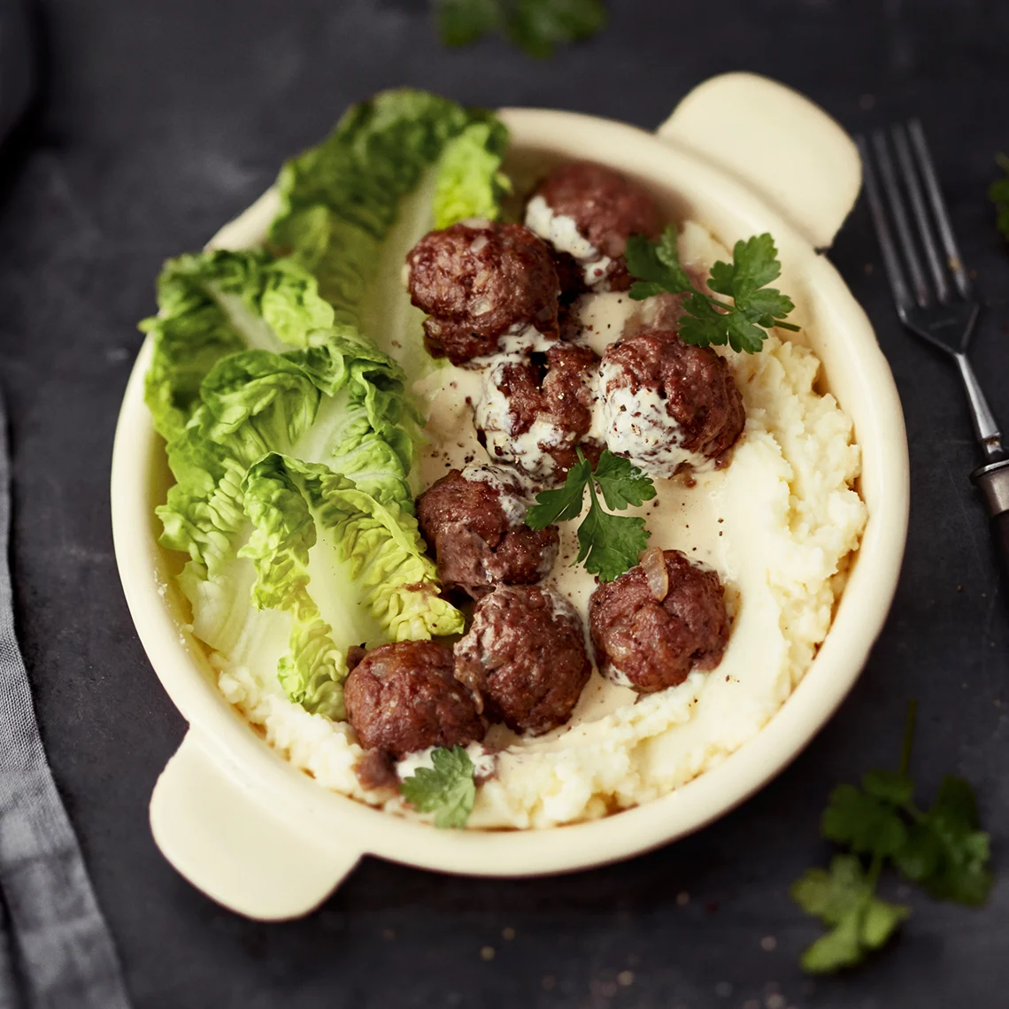 Lihapullat ja Dijon-kermakastike