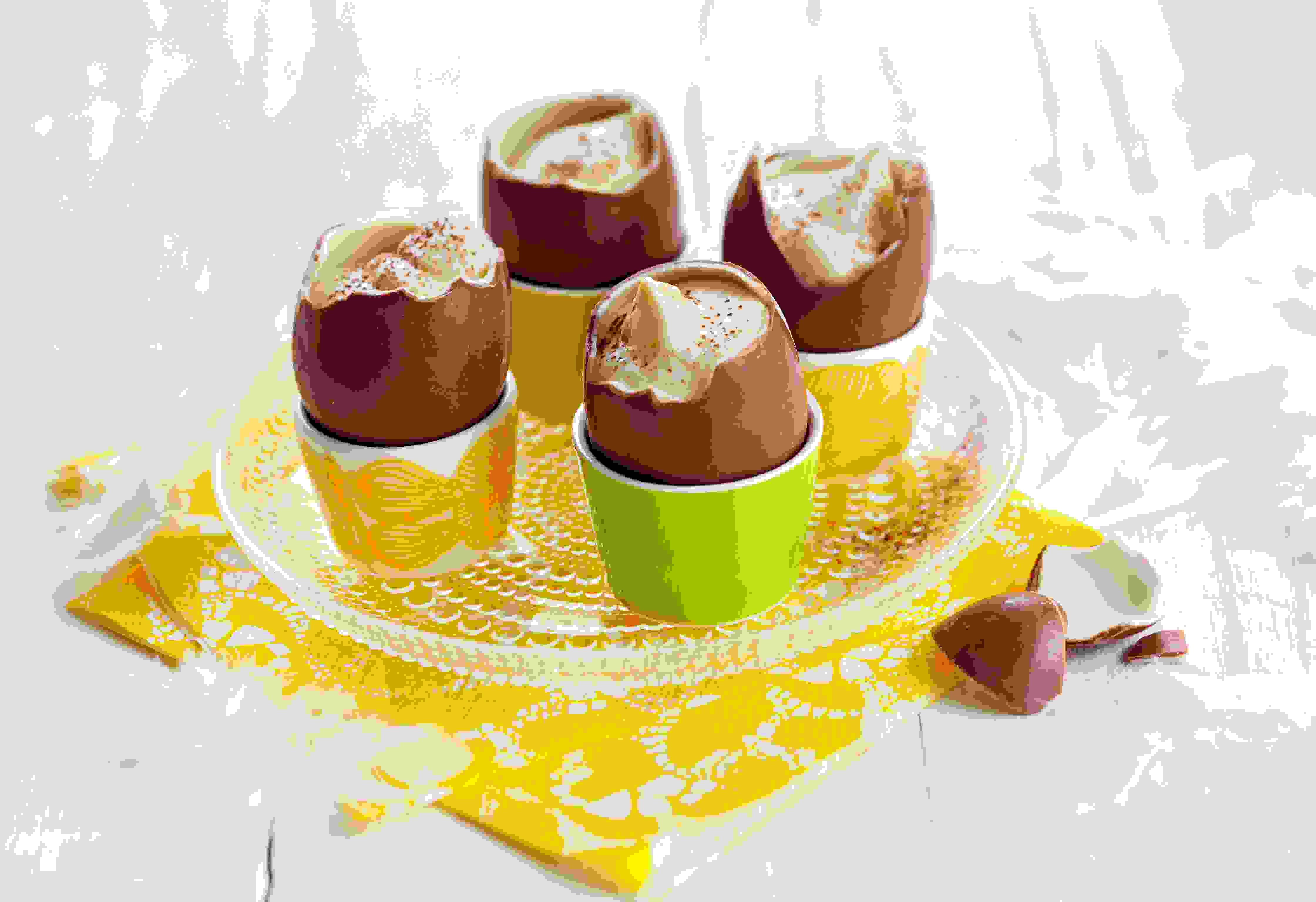 Täytetyt suklaamunat, jotka valmistettu Yhteishyvän reseptillä