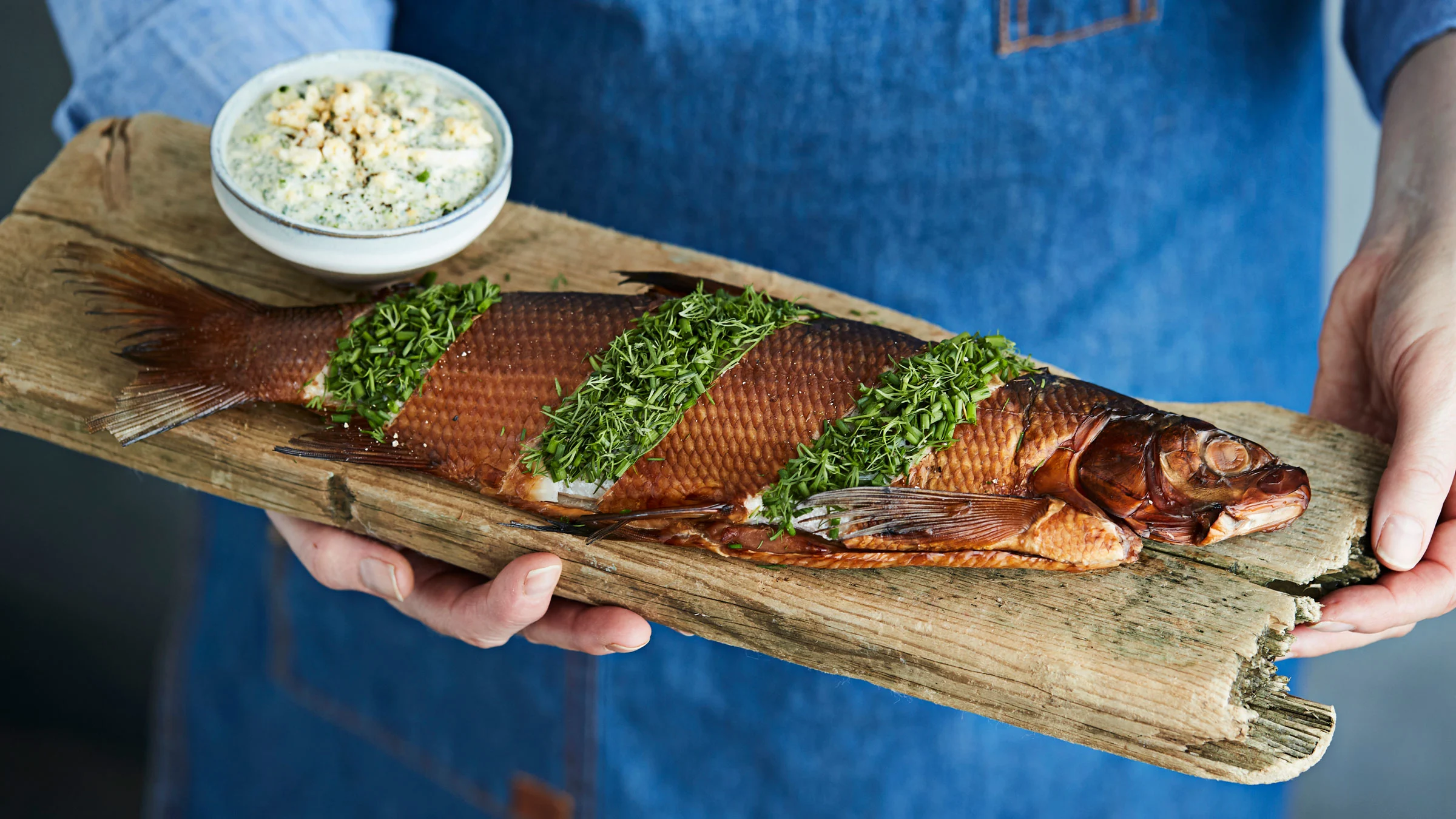 Savusiika ja kananmunakastike