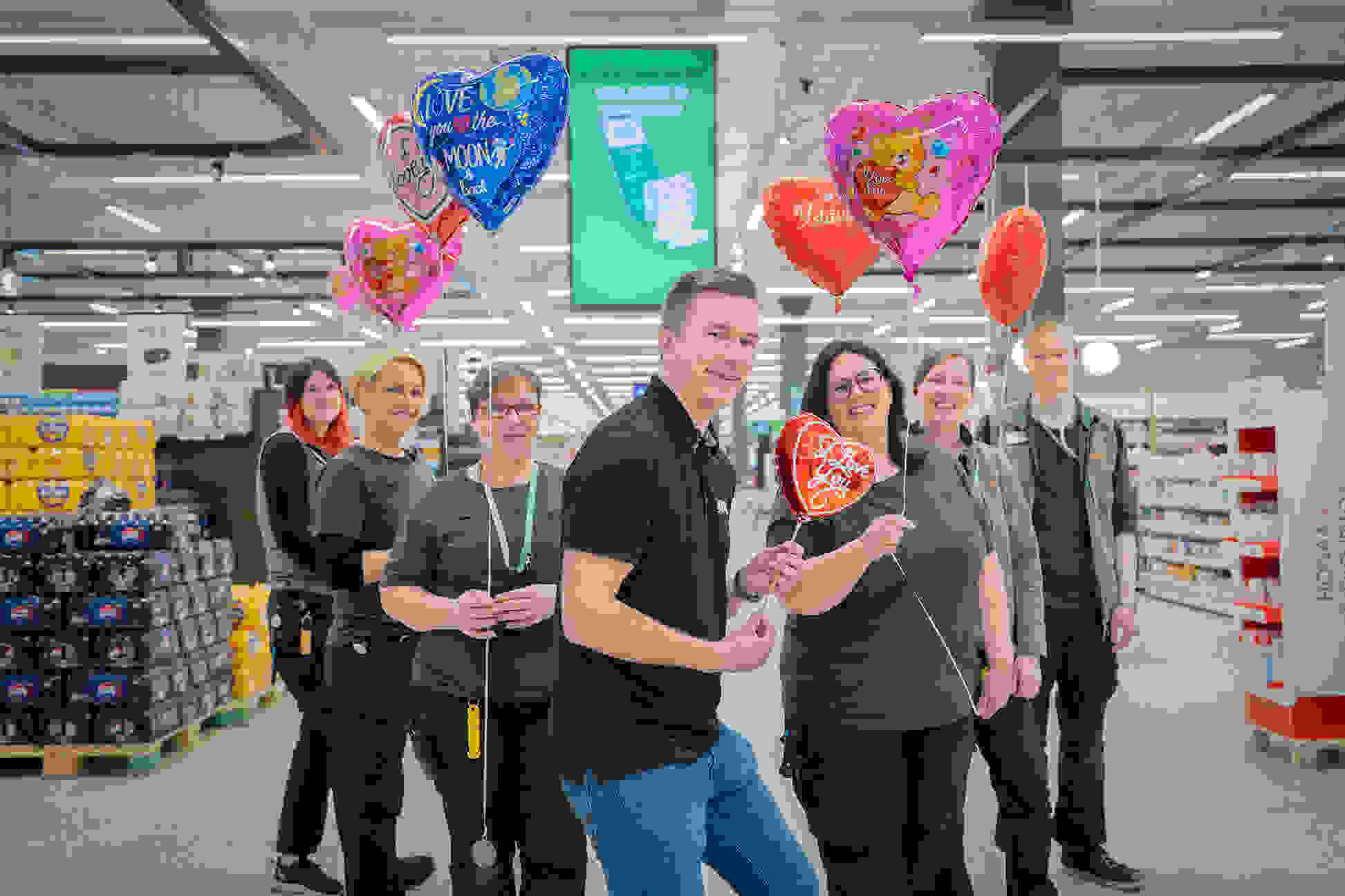 Vaasan Prisma Liisanlehdossa iloittiin KPO:n hienosta menestyksestä Suomen innostavimmat työpaikat -kisassa.