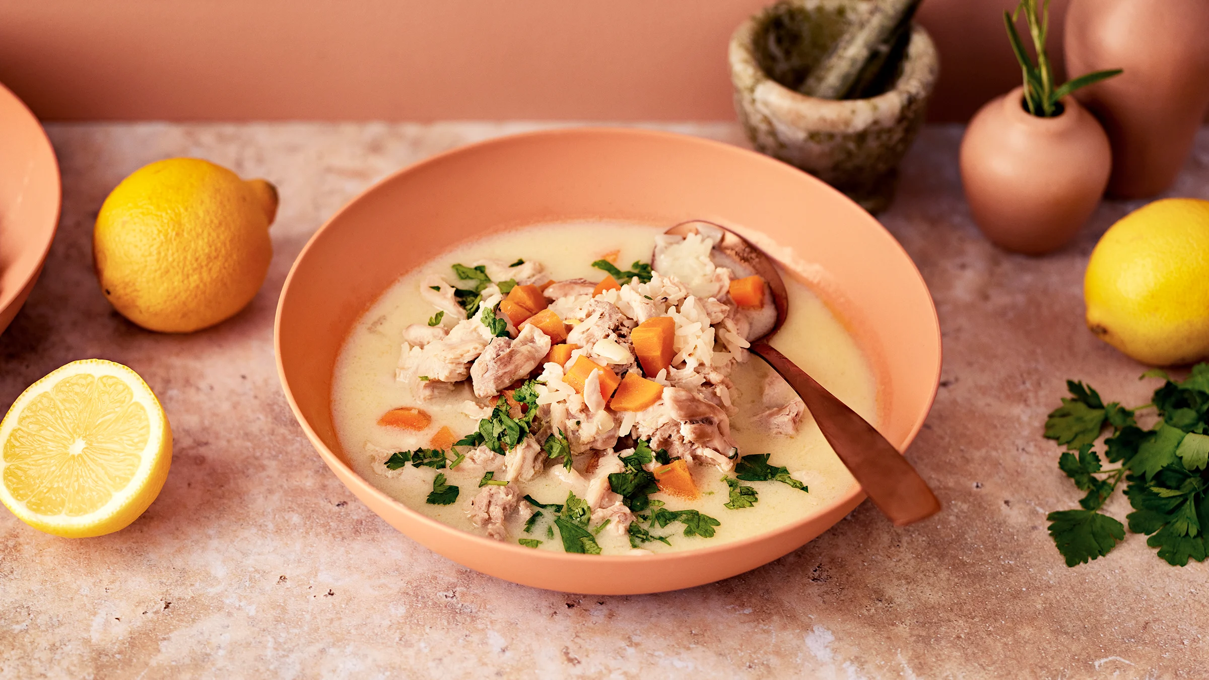 Avgolemono eli kreikkalainen sitruunainen kanakeitto