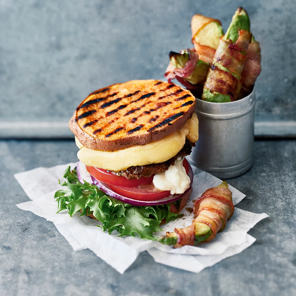 Bataattiburger ja avokadoranskalaiset