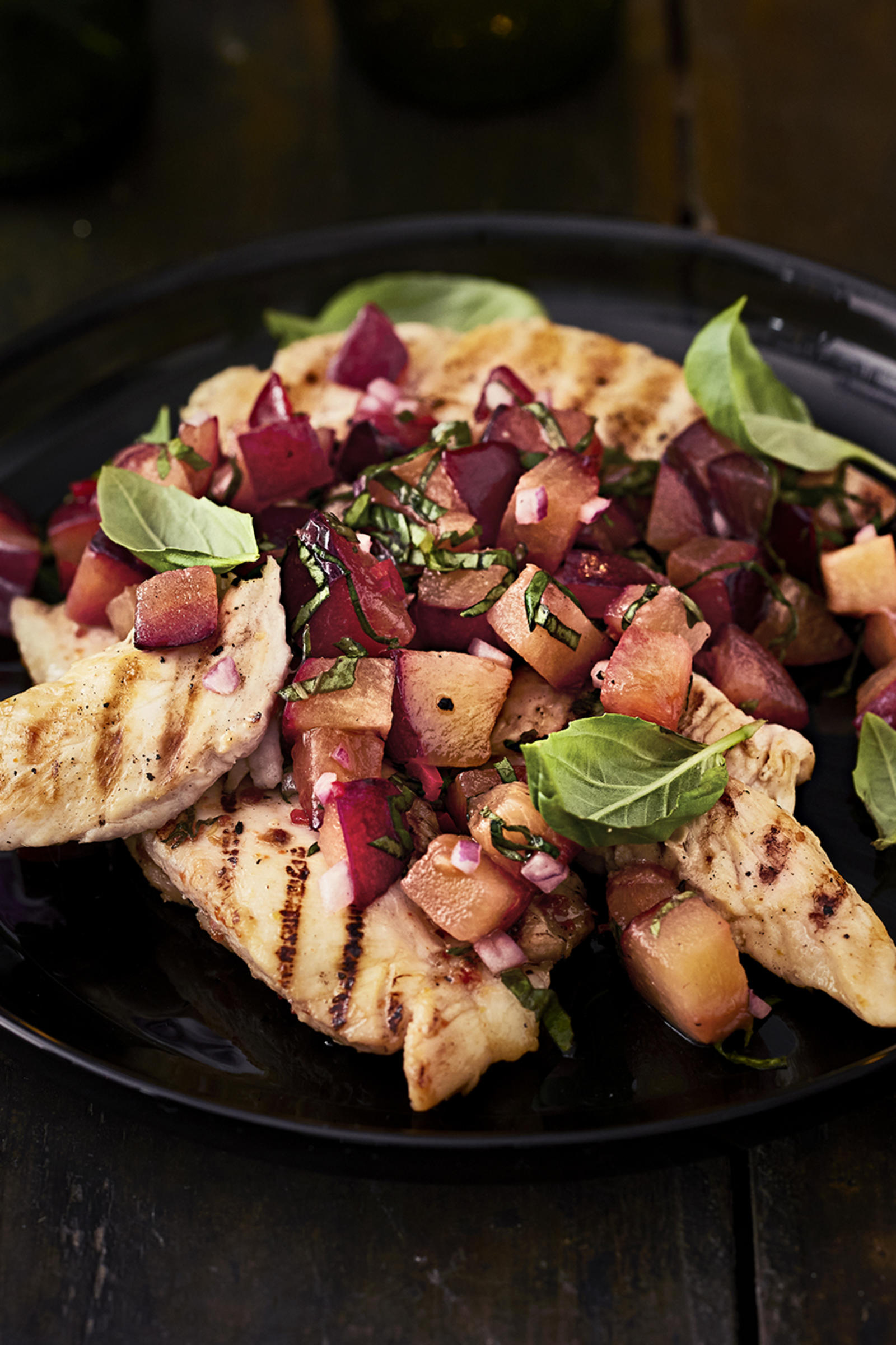 Grillattu hunajakana ja luumusalsa