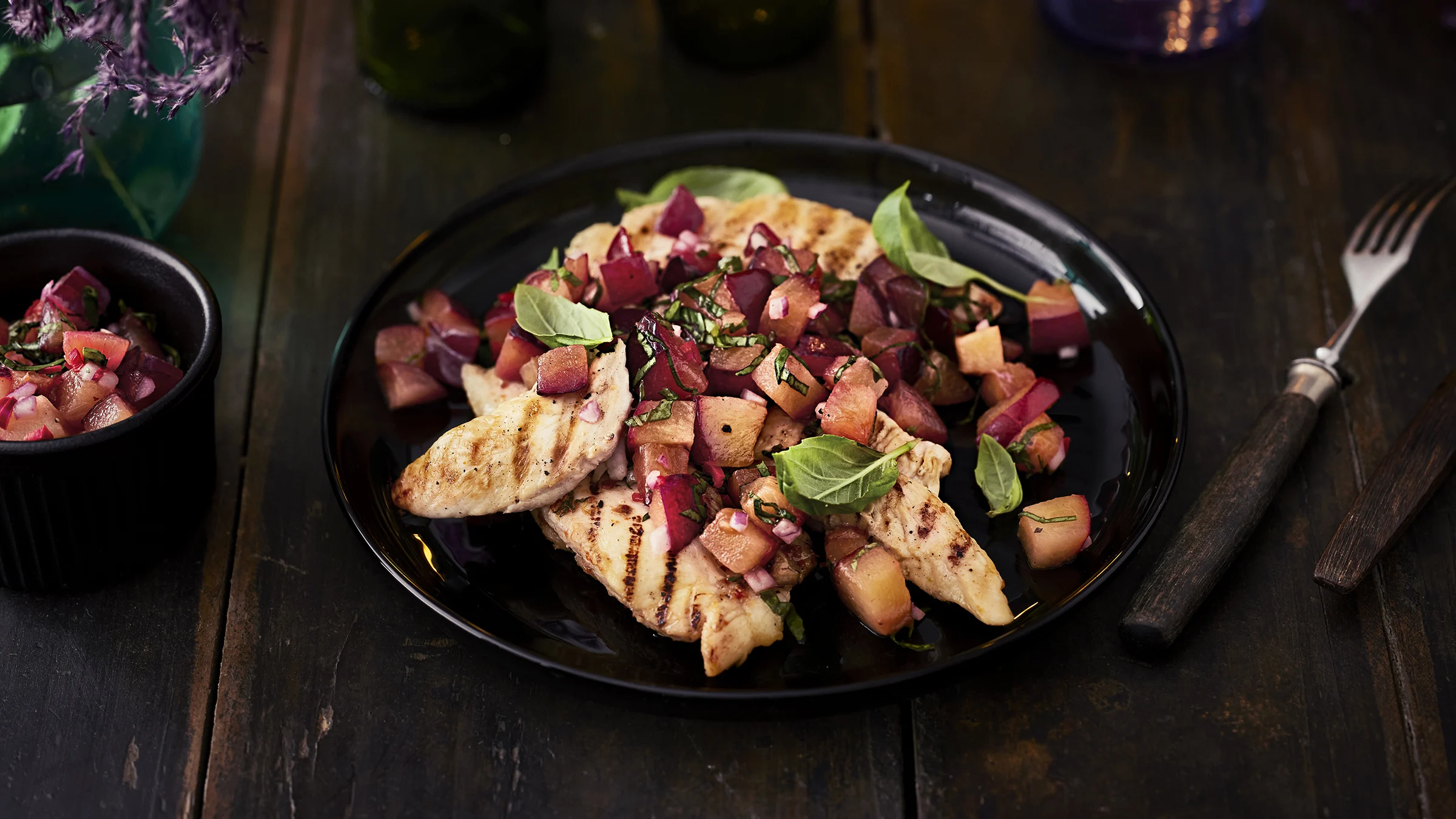 Grillattu hunajakana ja luumusalsa