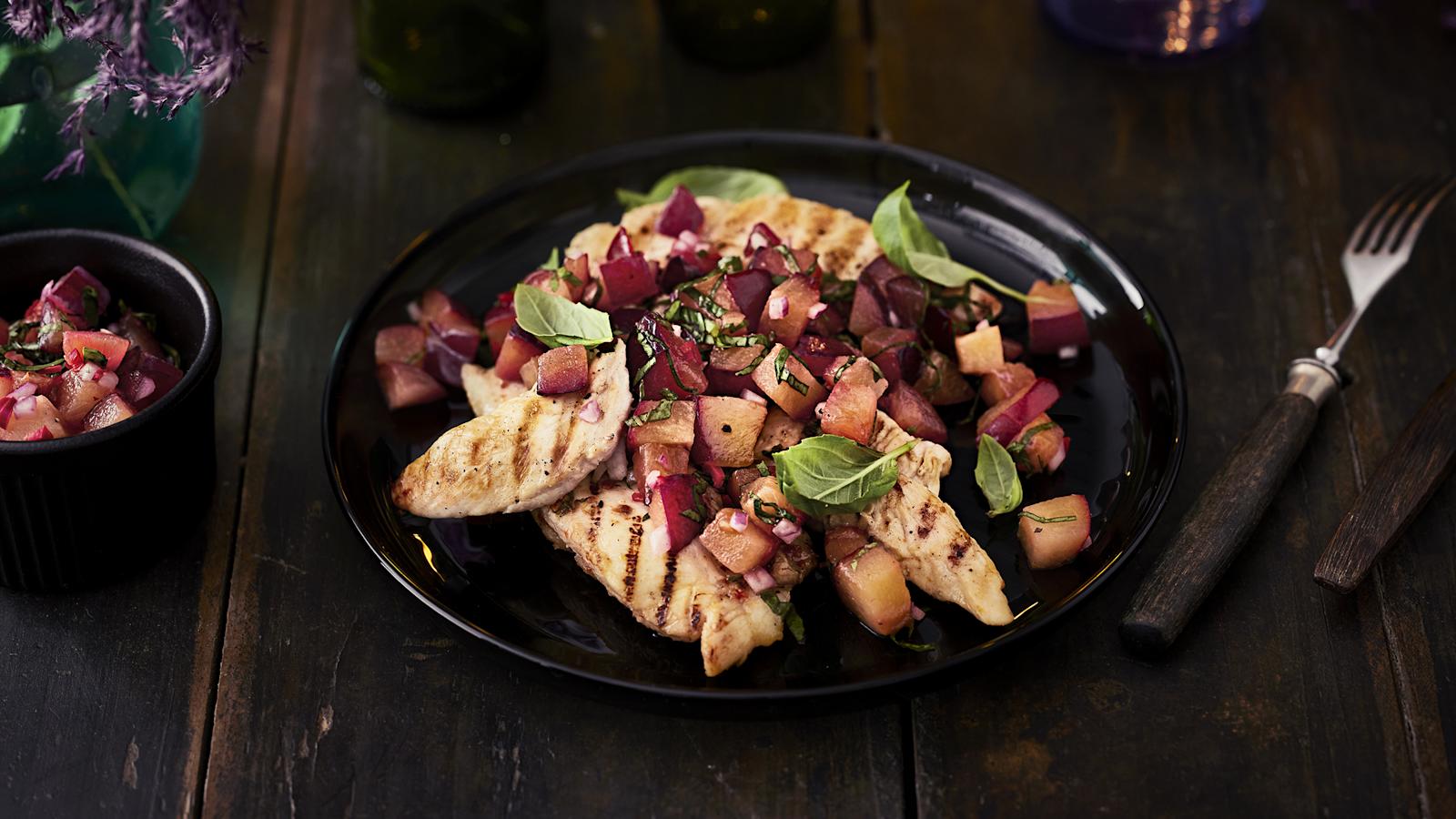 Grillattu hunajakana ja luumusalsa