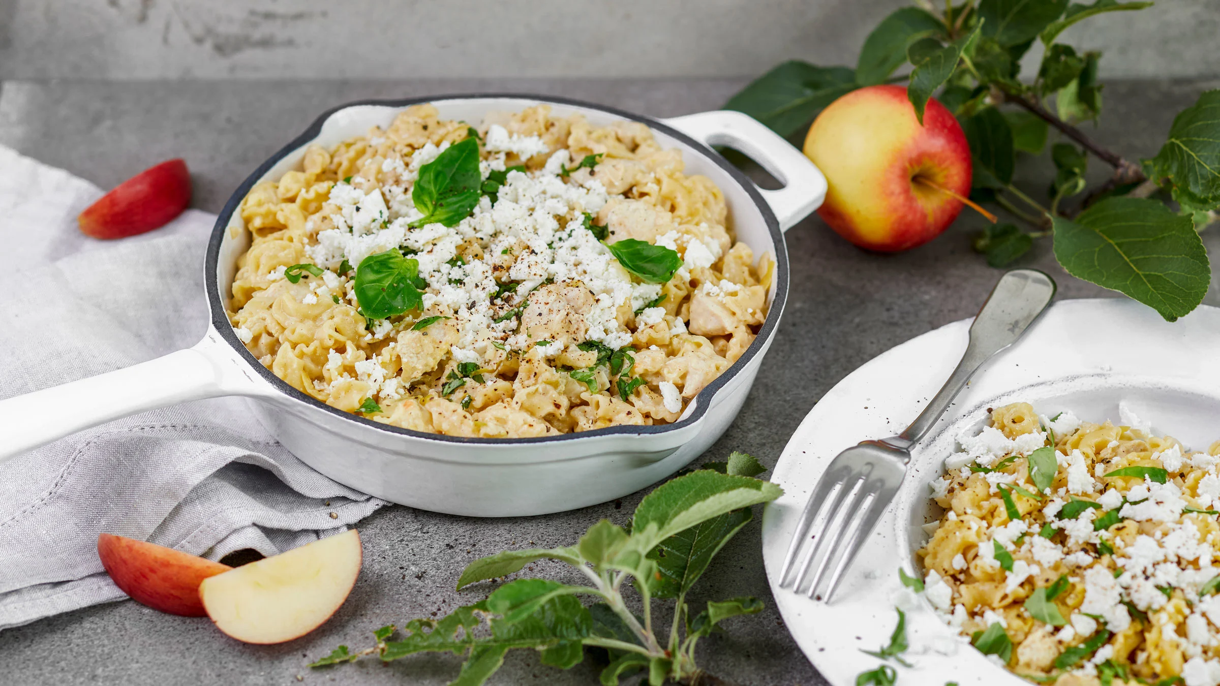 Helppo kana-omenapasta