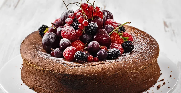 Täyteläinen suklaakakku