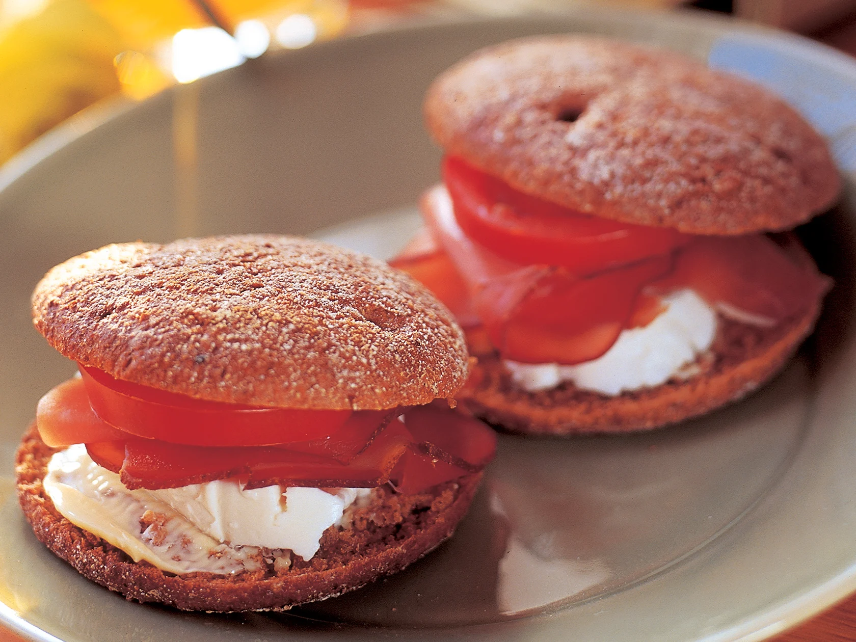 Tuoreet aamiaisleivät