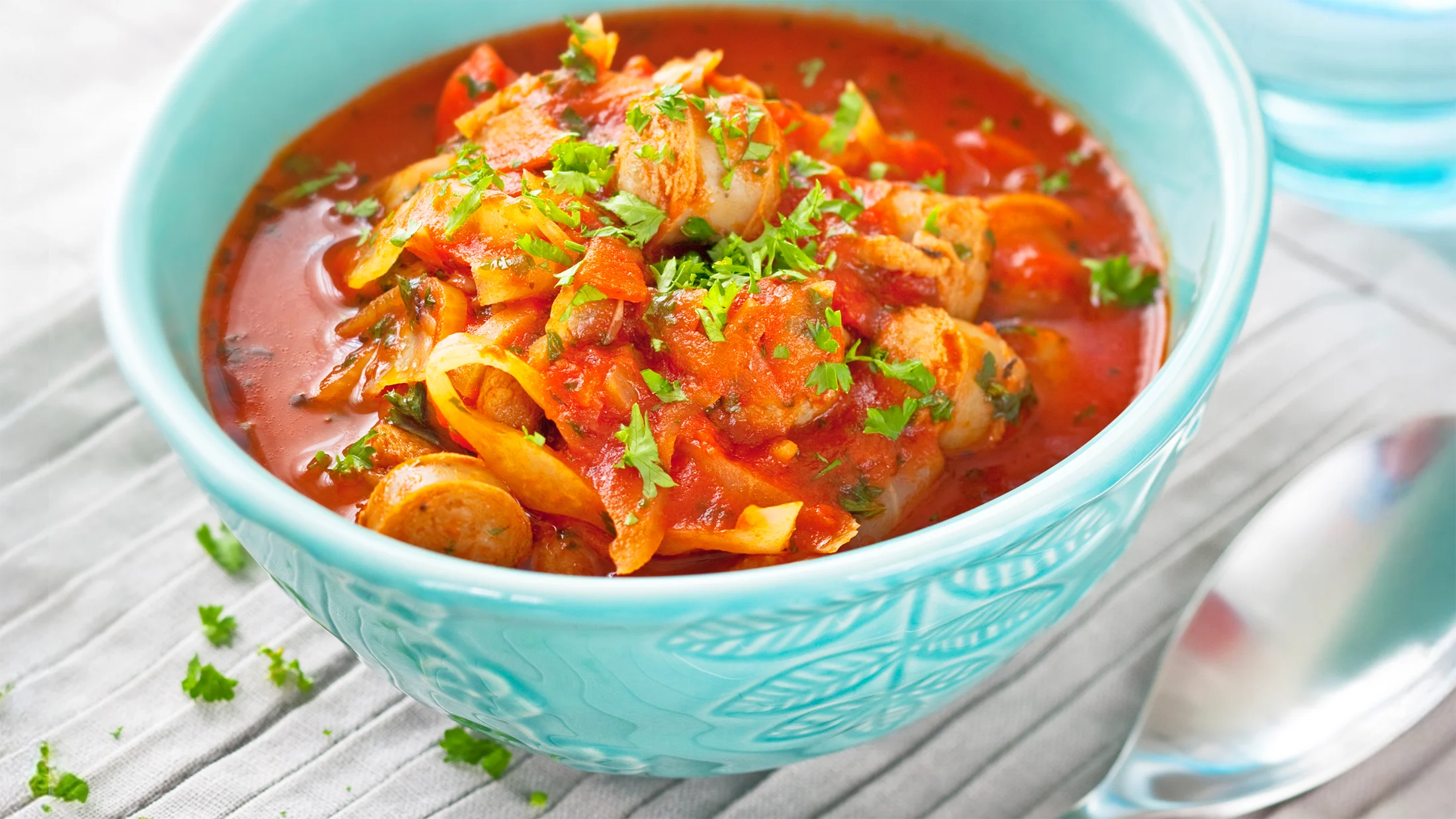 Kaali-bratvurstikeitto