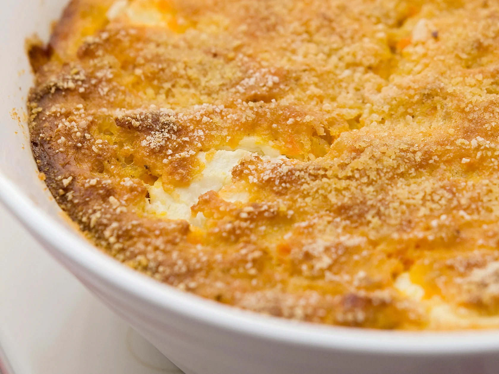 Porkkana-vuohenjuustolaatikko