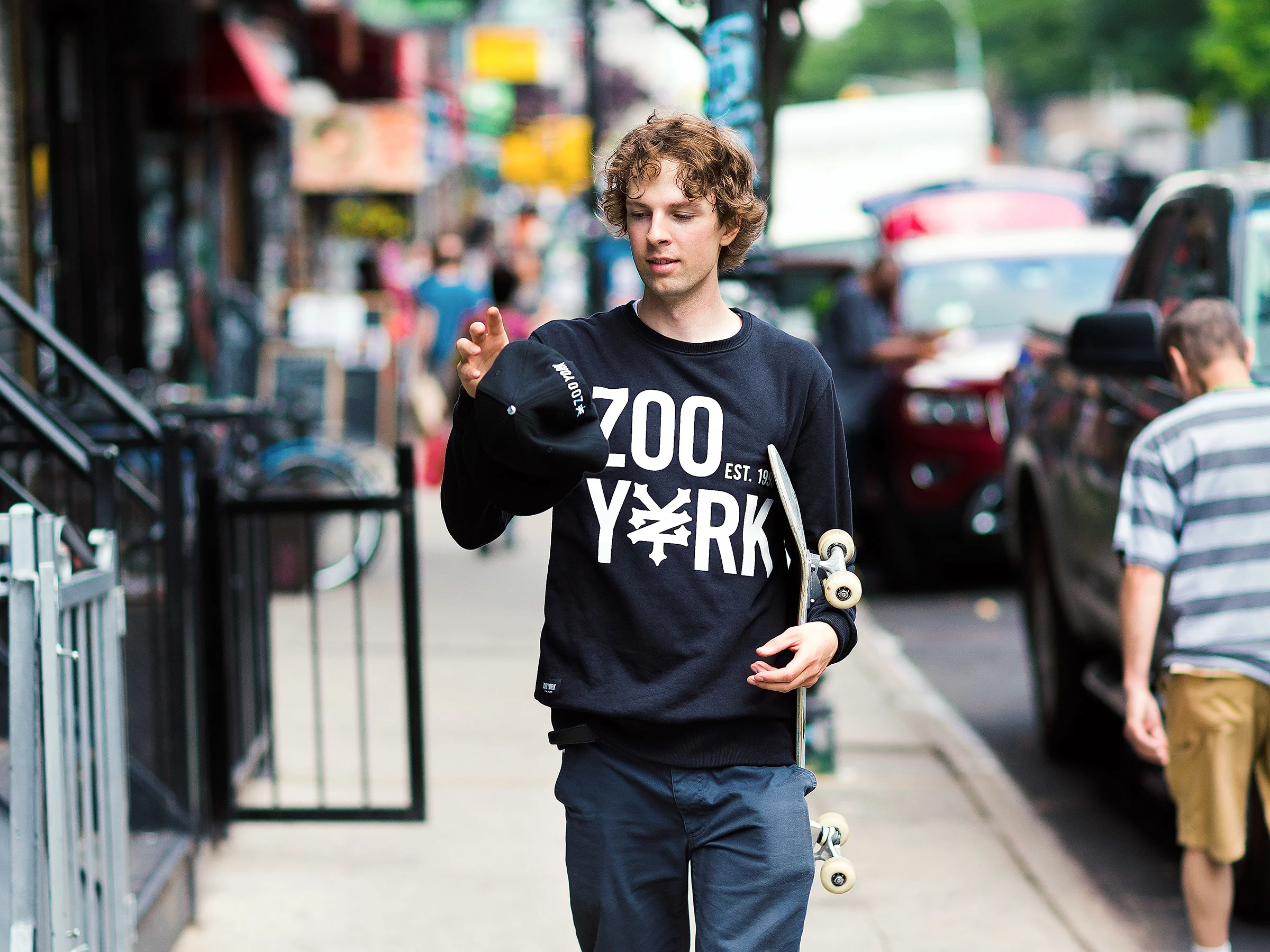Katso video: Kasperi Kropsu Discovering America by Zoo York