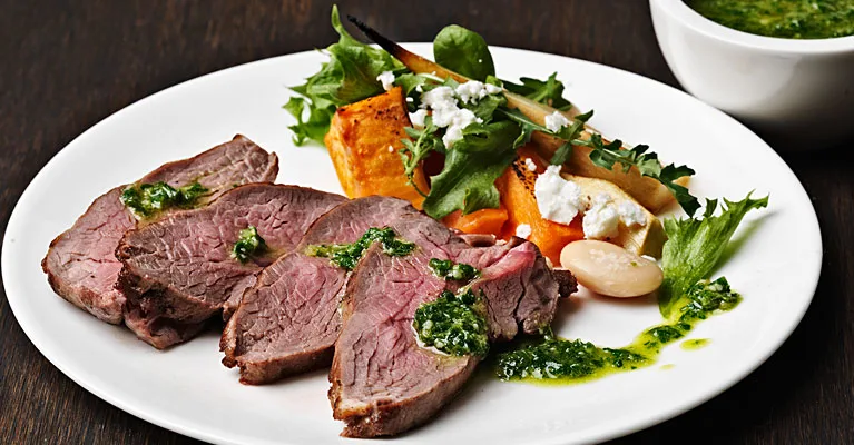 Karitsan paahtopaisti ja lehtikaalipesto