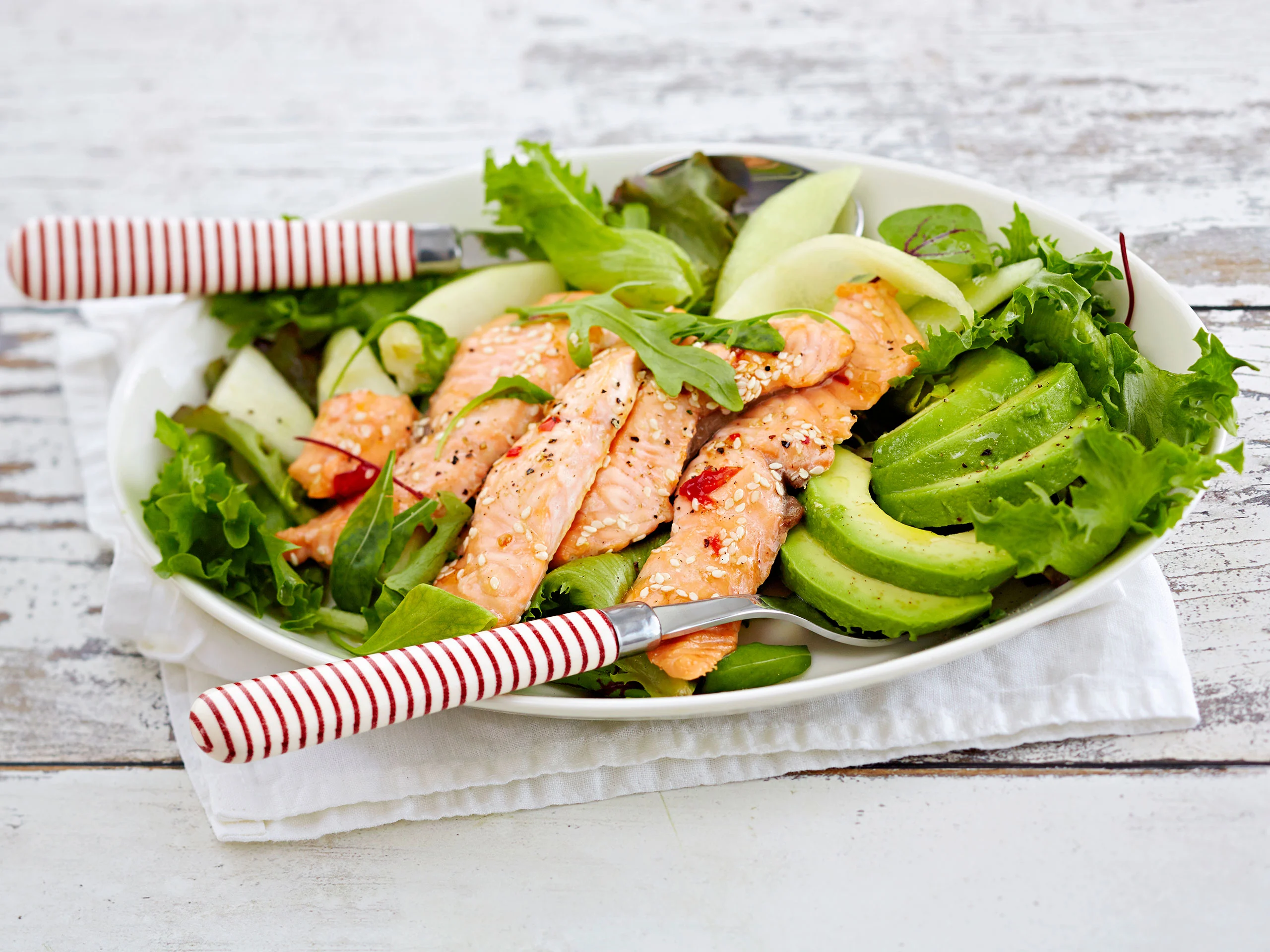 Hedelmäinen lohisalaatti resepti