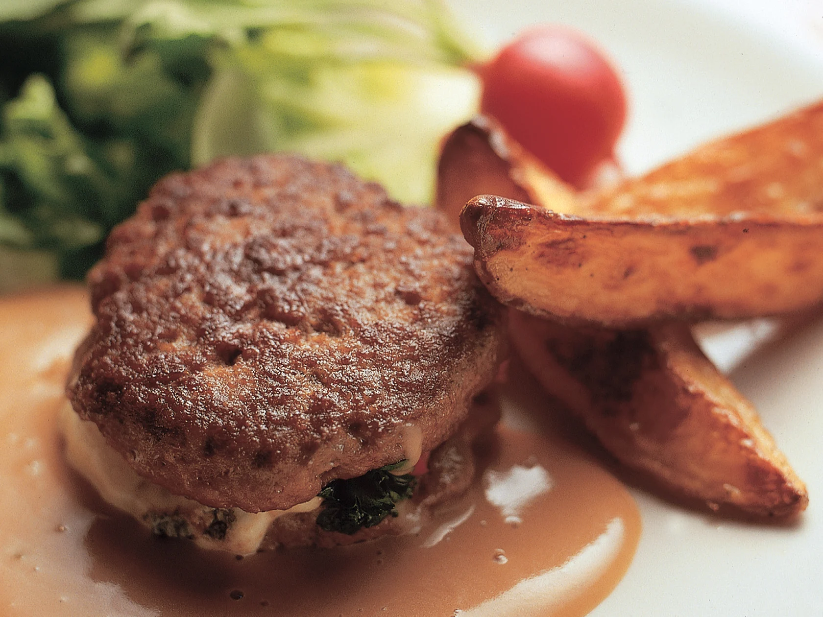 Täytetyt jauhelihapihvit