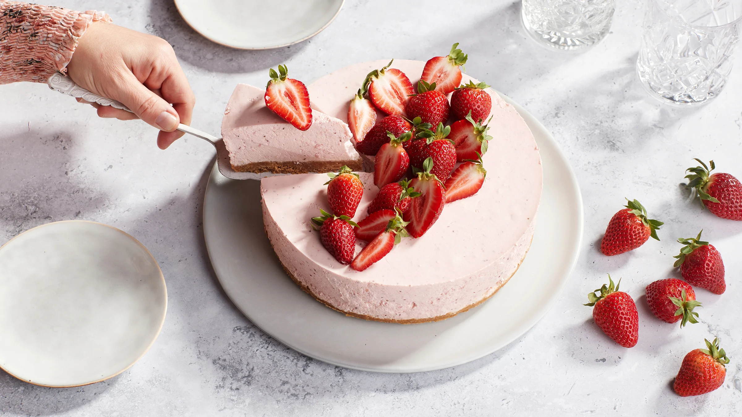 Gluteeniton mansikkajuustokakku