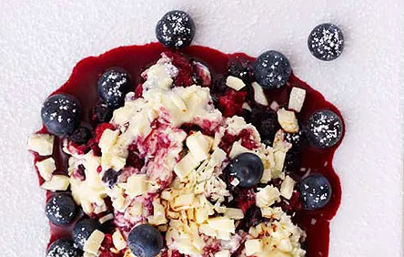 Gino, valkosuklaa-marjapaistos