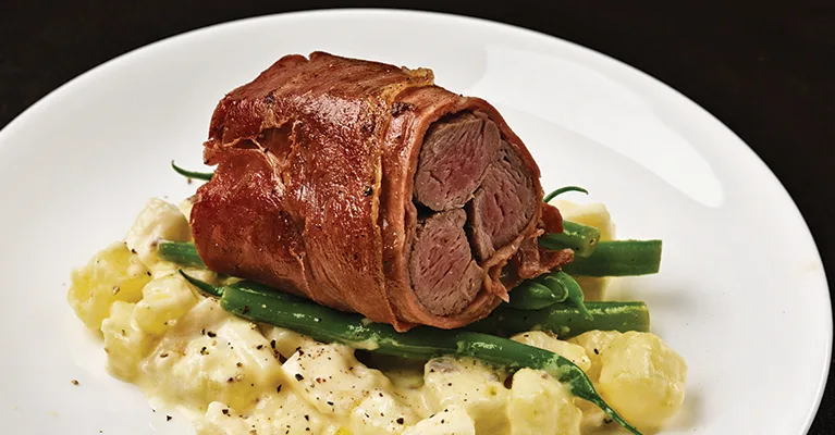 Karitsan tournedos ja tryffeli-maa-artisokkamuhennosta