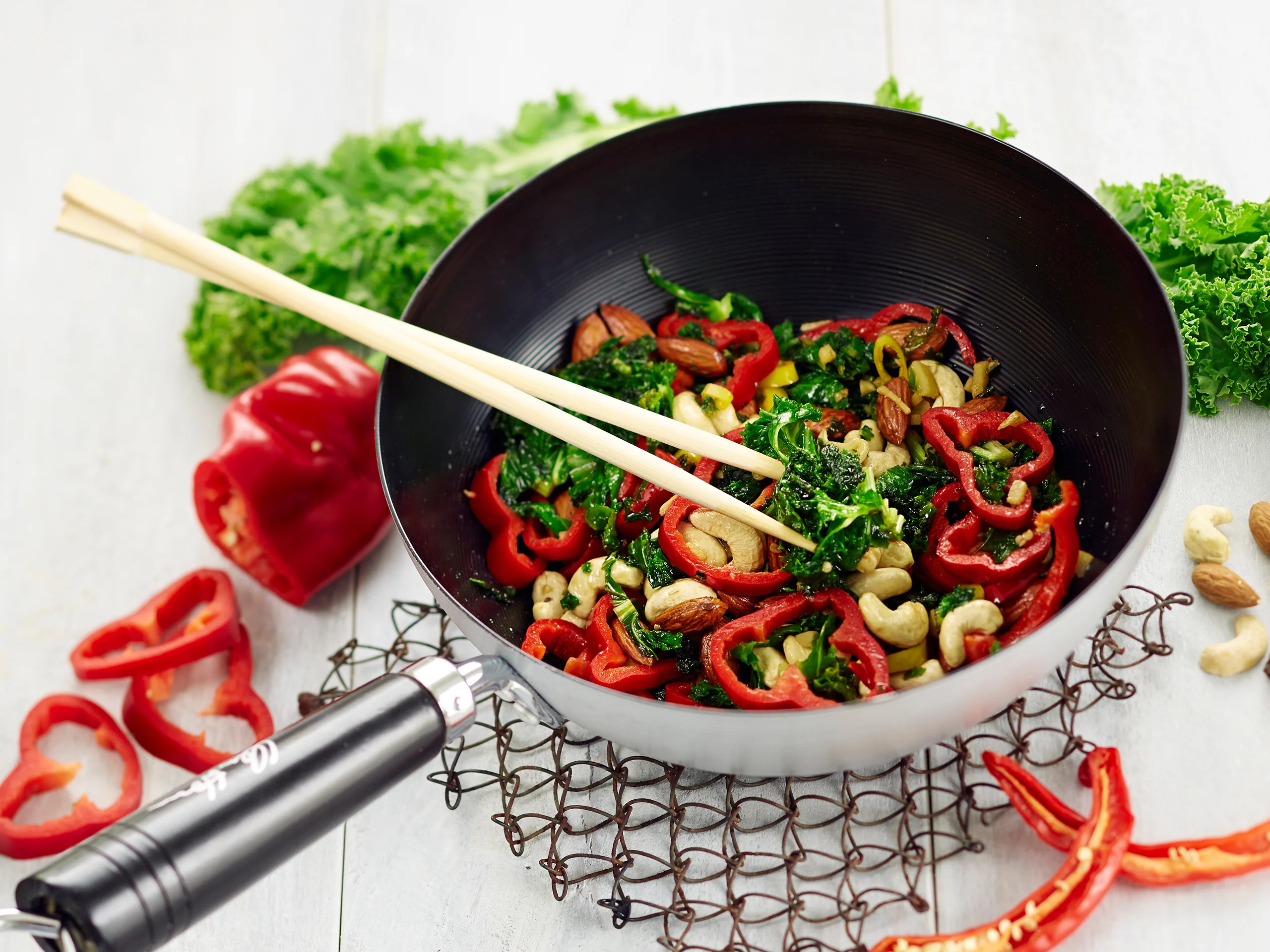 Lehtikaali-paprikavokki