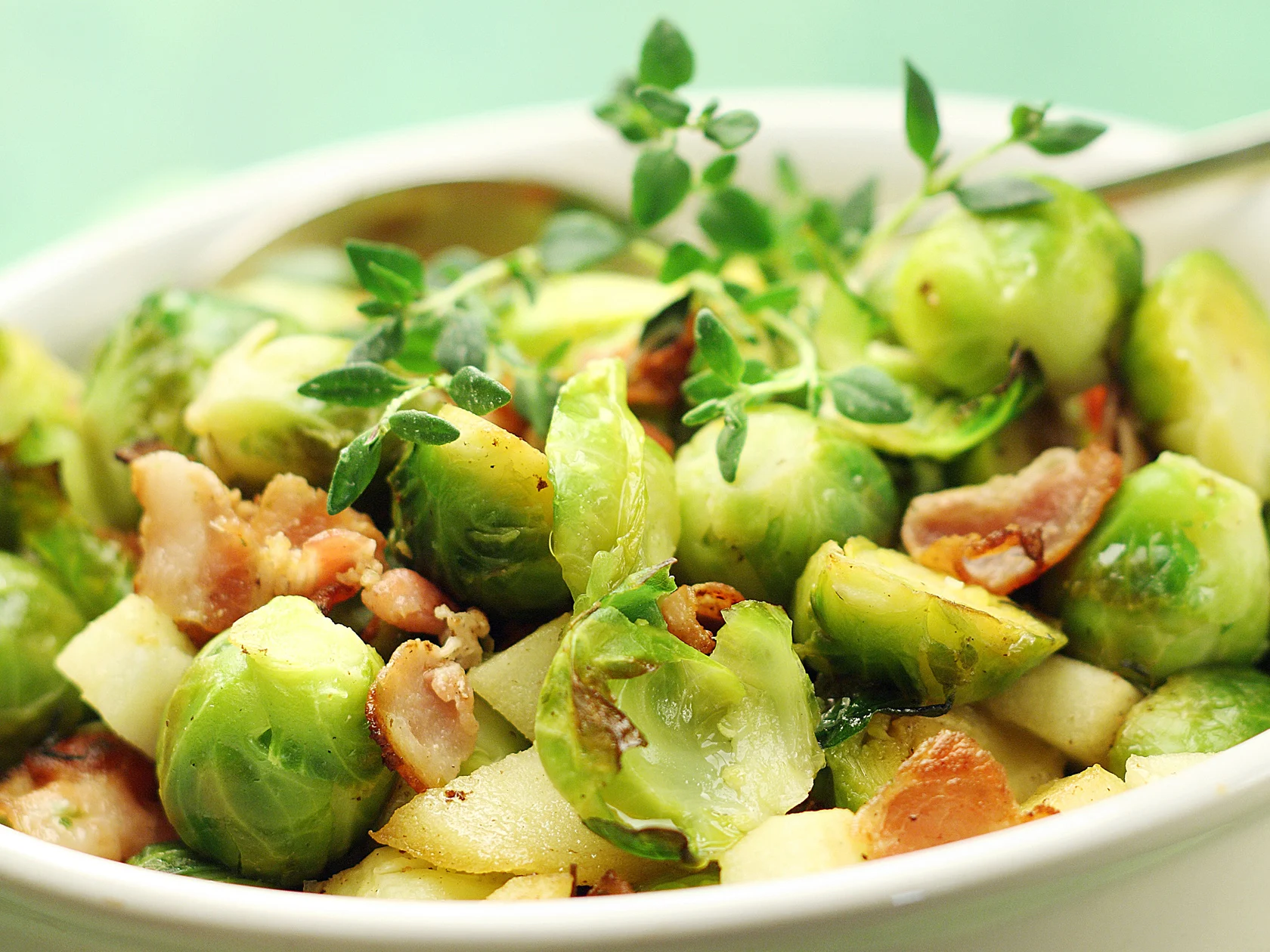 Ruusukaali-pekonipaistos