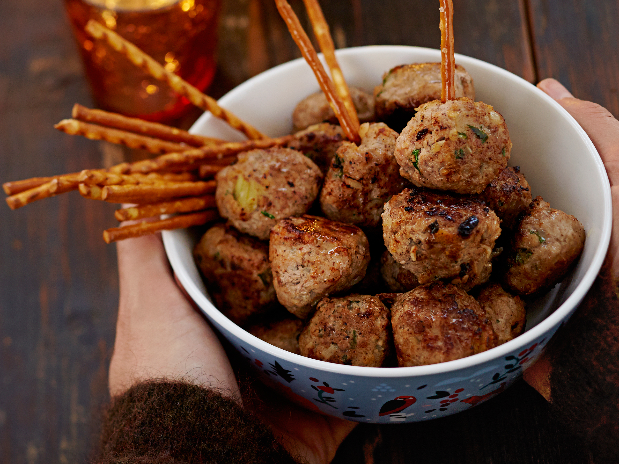 Joulumausteiset tikkulihapullat