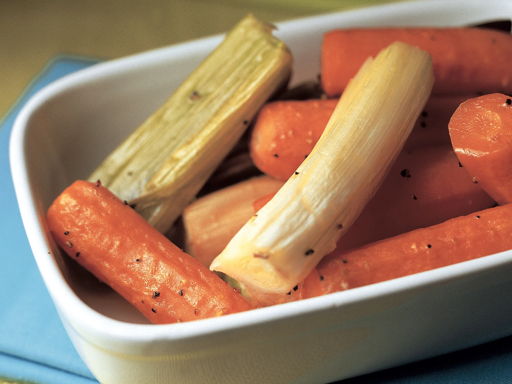 Uuniporkkanat ja purjot