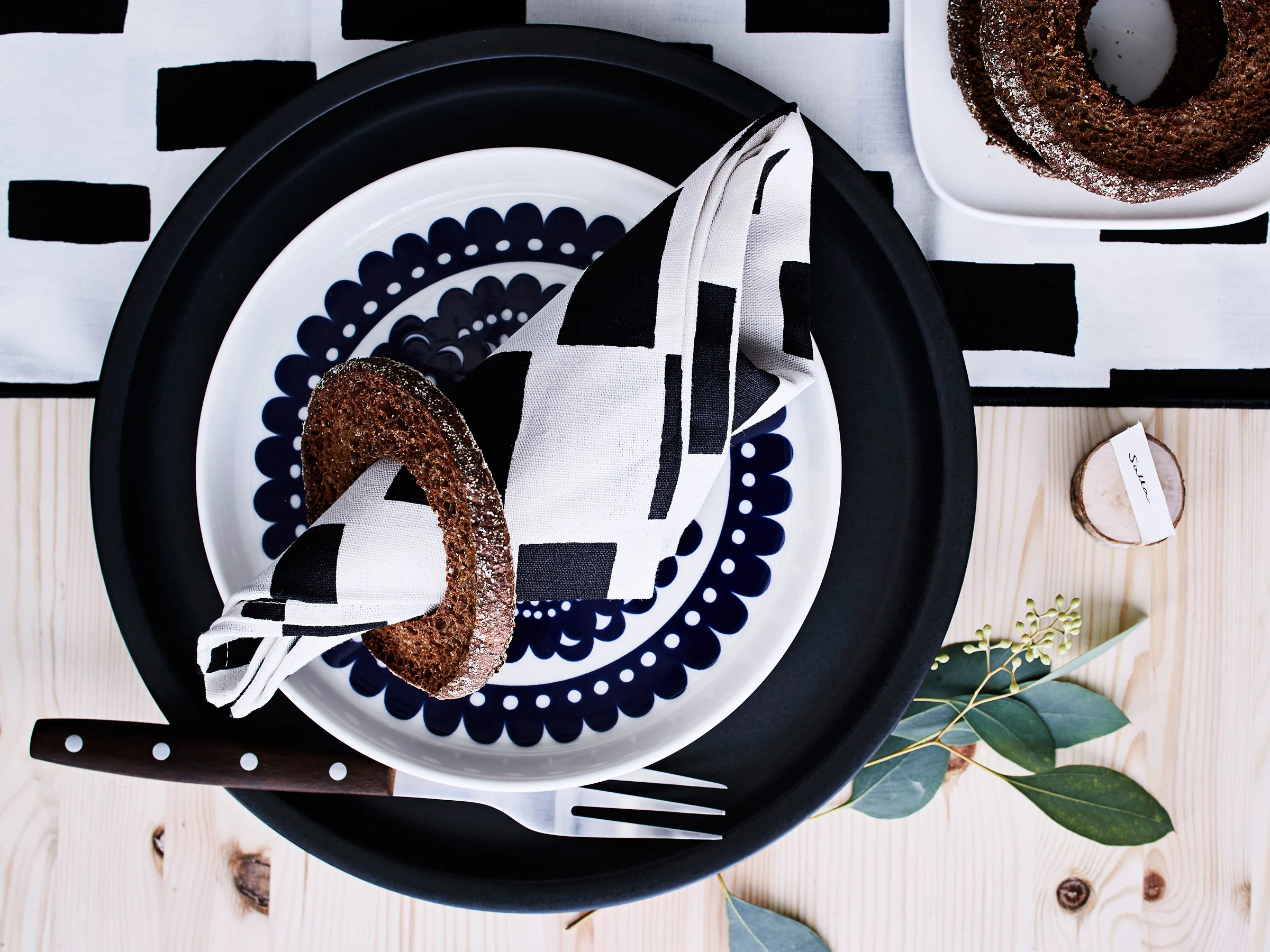 Rapeat reikäleivät ja ruskistettu voi