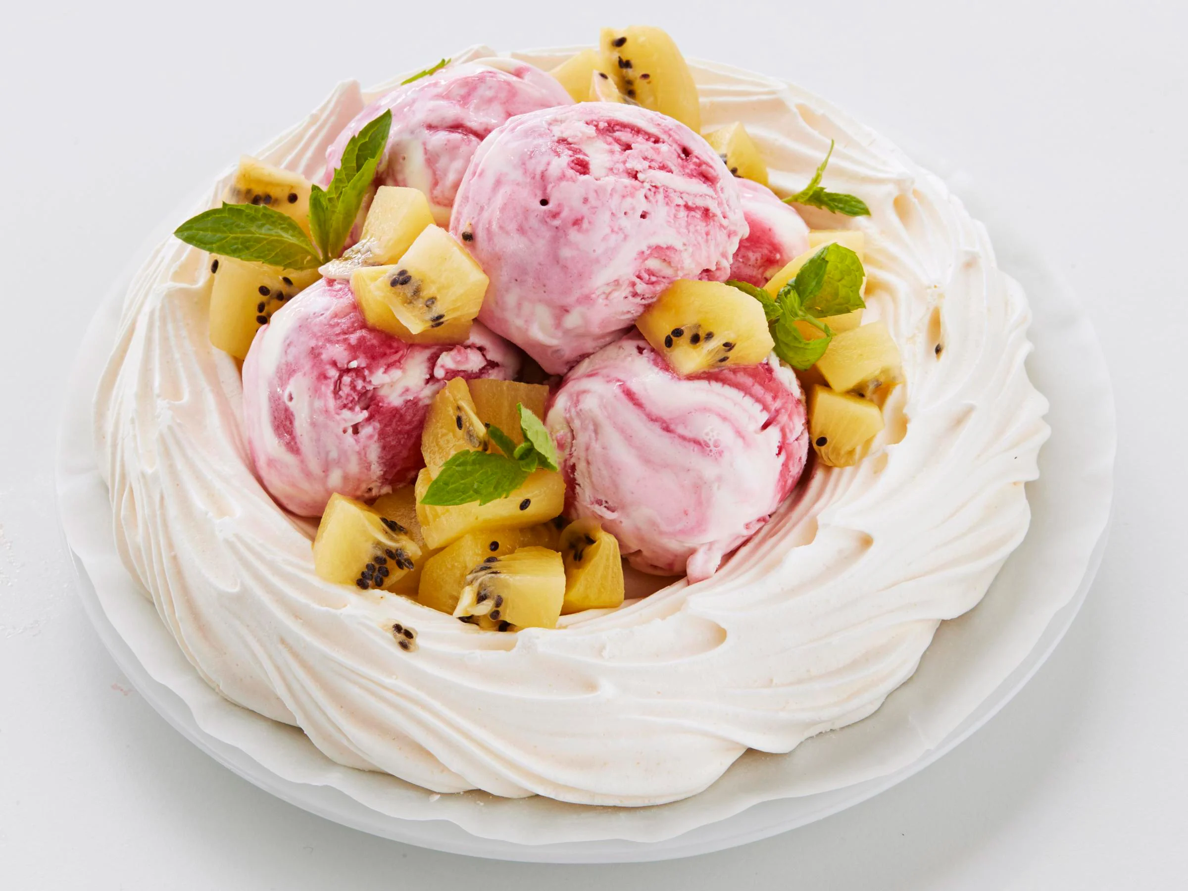 pavlova jäätelökakku