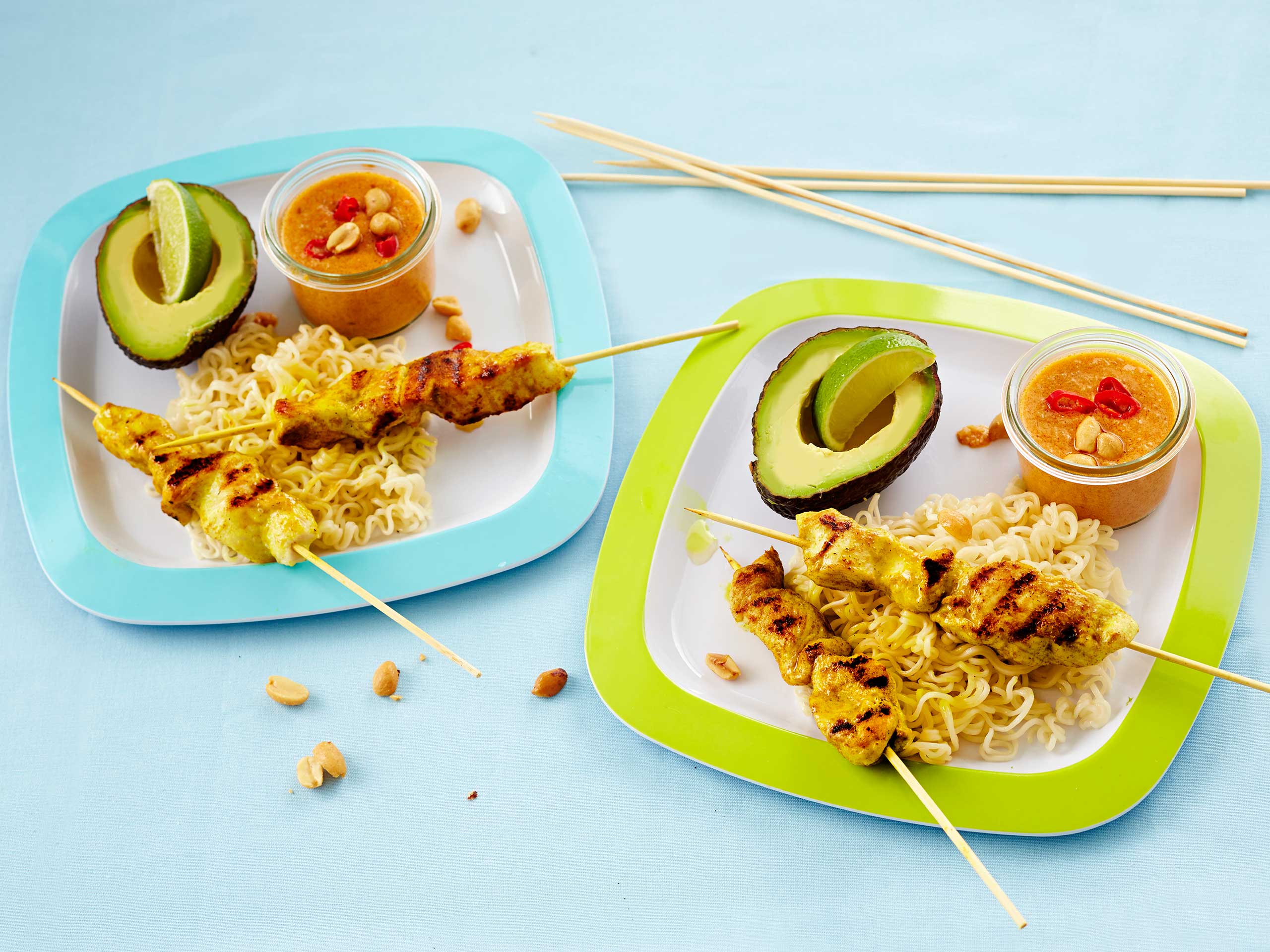 Broilerivartaat ja satay-kastike